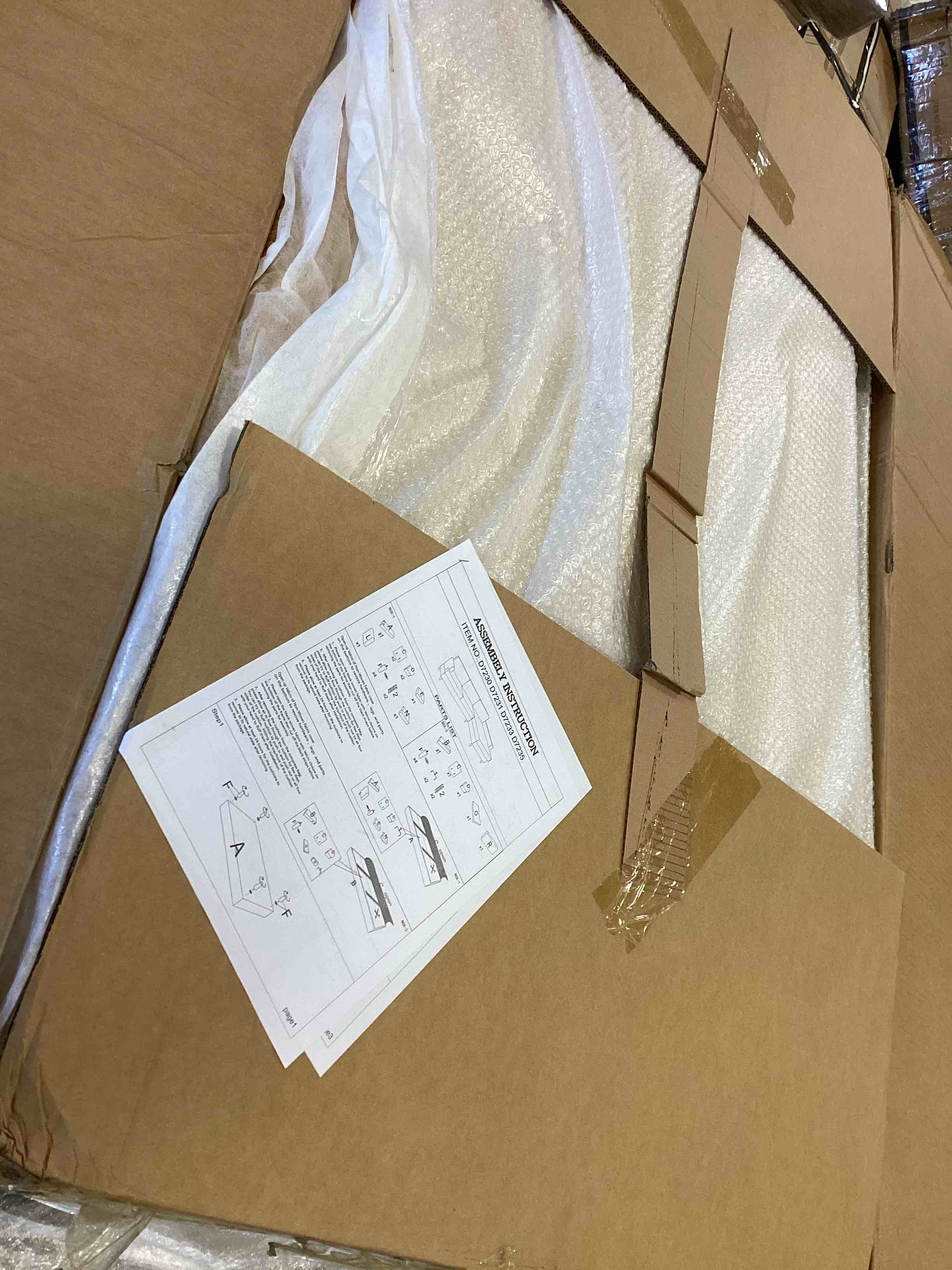 https://s3.amazonaws.com/lotting-images-prod/bidfta/BRN0161386_1726500201890.jpeg