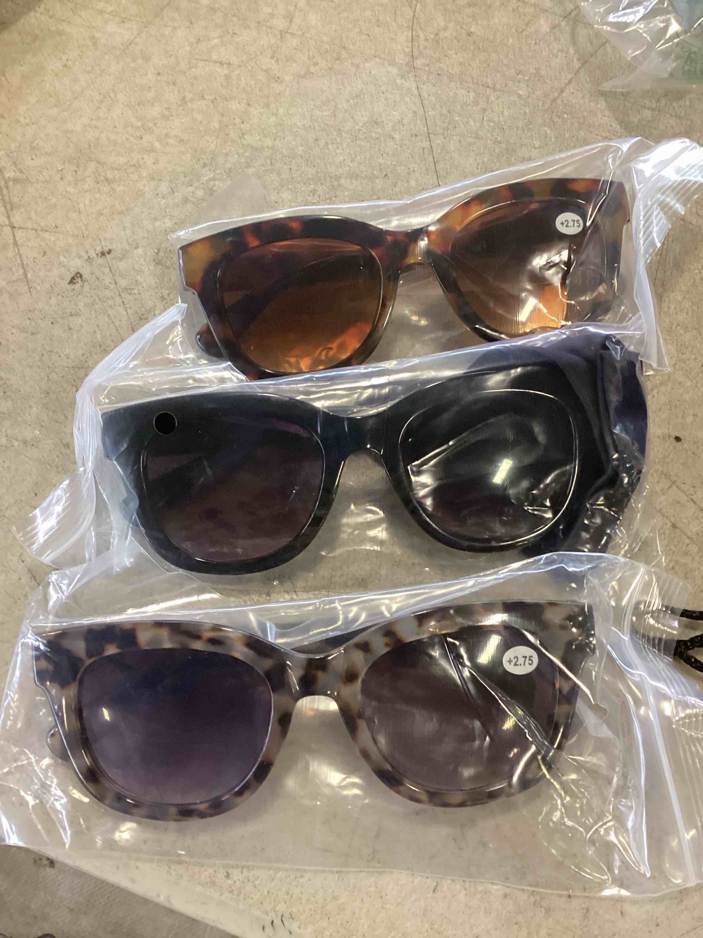 3 pair reading classes/ sunglasses 2.75