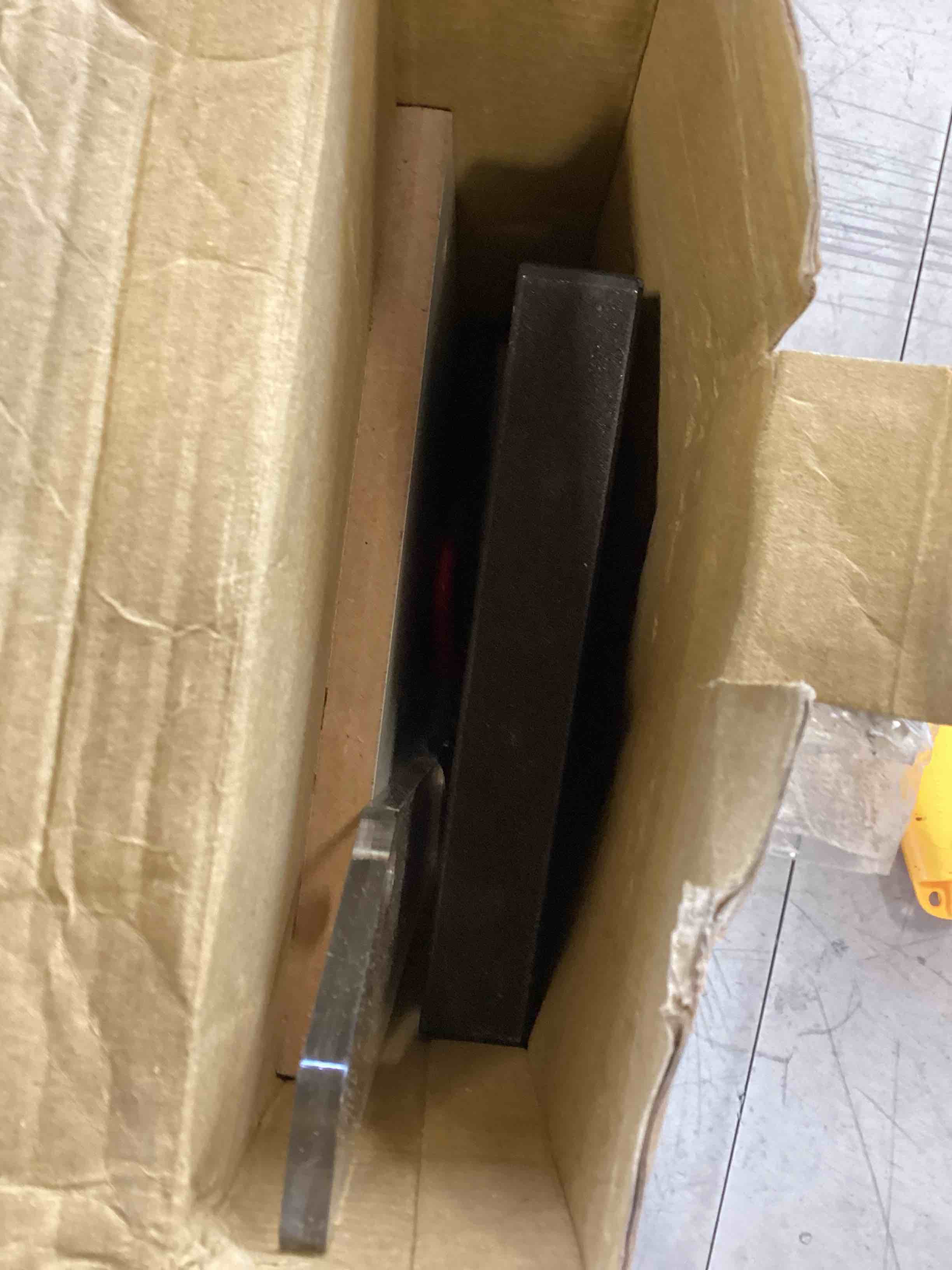https://s3.amazonaws.com/lotting-images-prod/bidfta/BRN0165026_1726238492065.jpeg