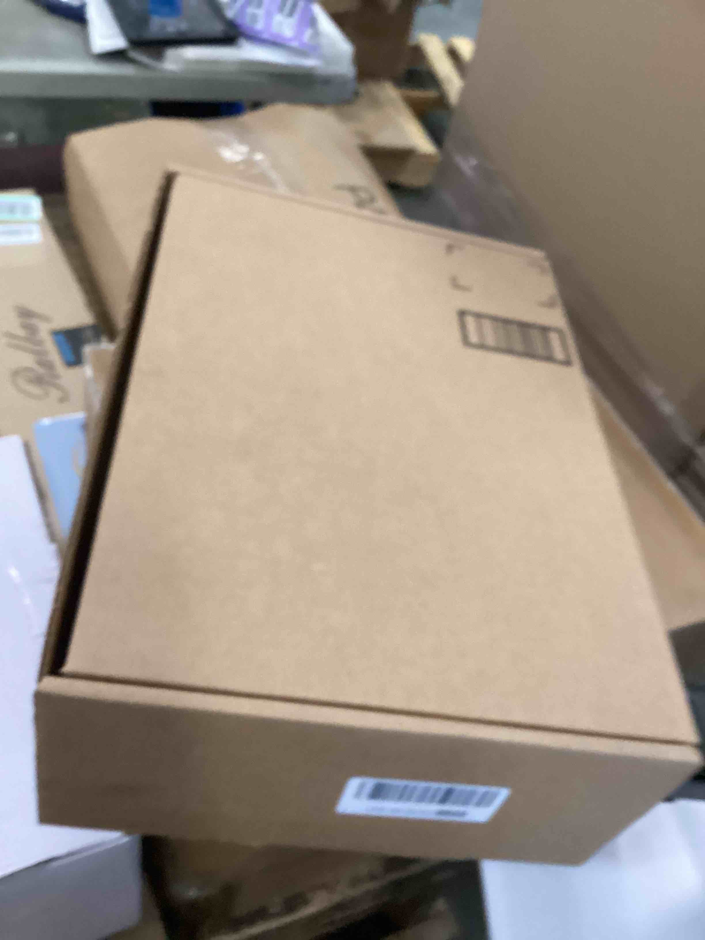 https://s3.amazonaws.com/lotting-images-prod/bidfta/BRN0173914_1725546722953.jpeg