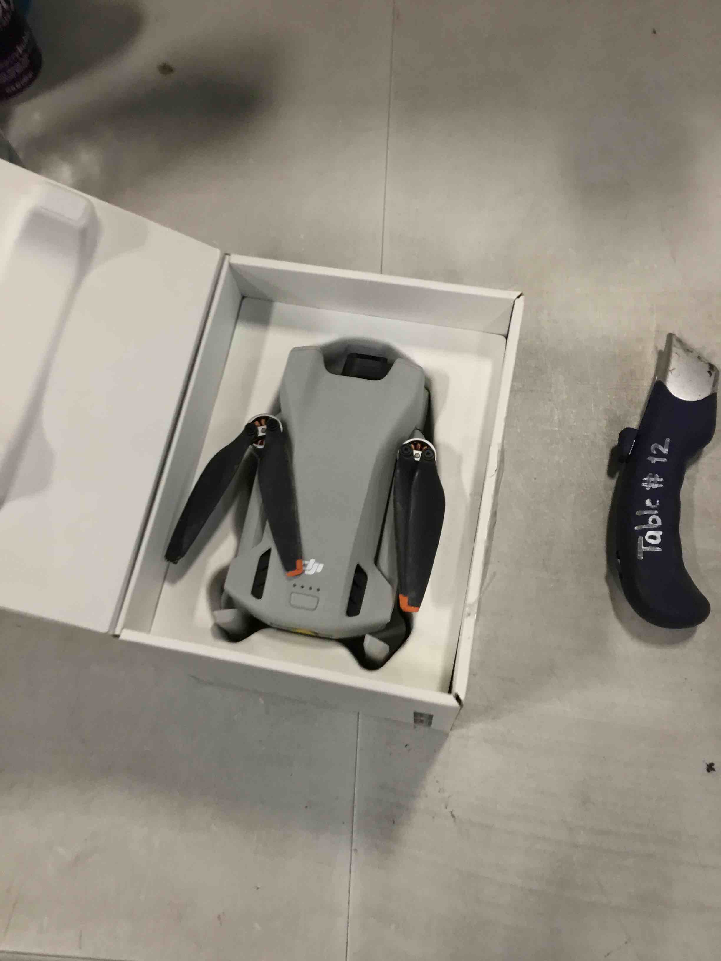 https://s3.amazonaws.com/lotting-images-prod/bidfta/BRN0184200_1726515668038.jpeg