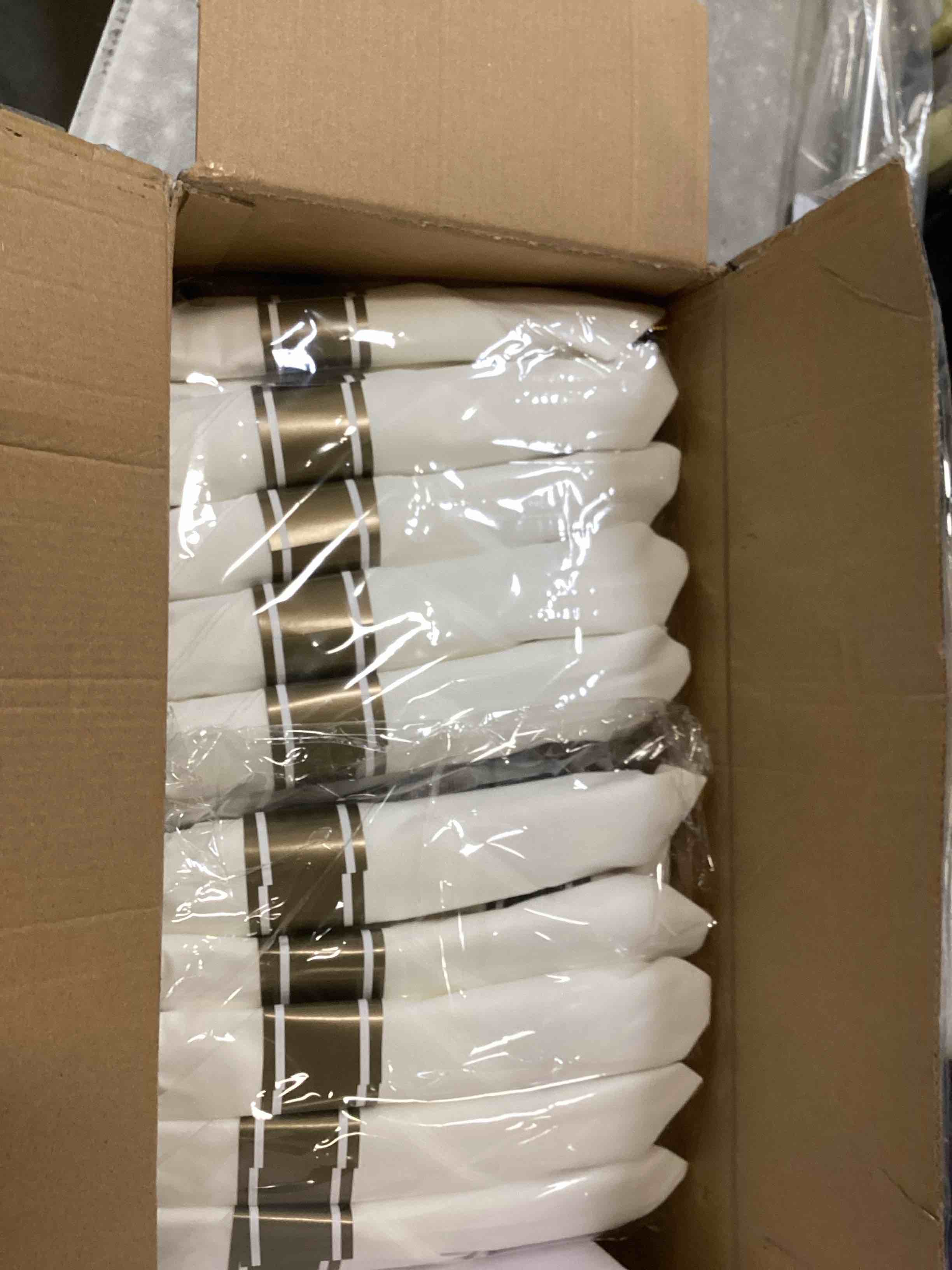 https://s3.amazonaws.com/lotting-images-prod/bidfta/BRN0187047_1725632989643.jpeg