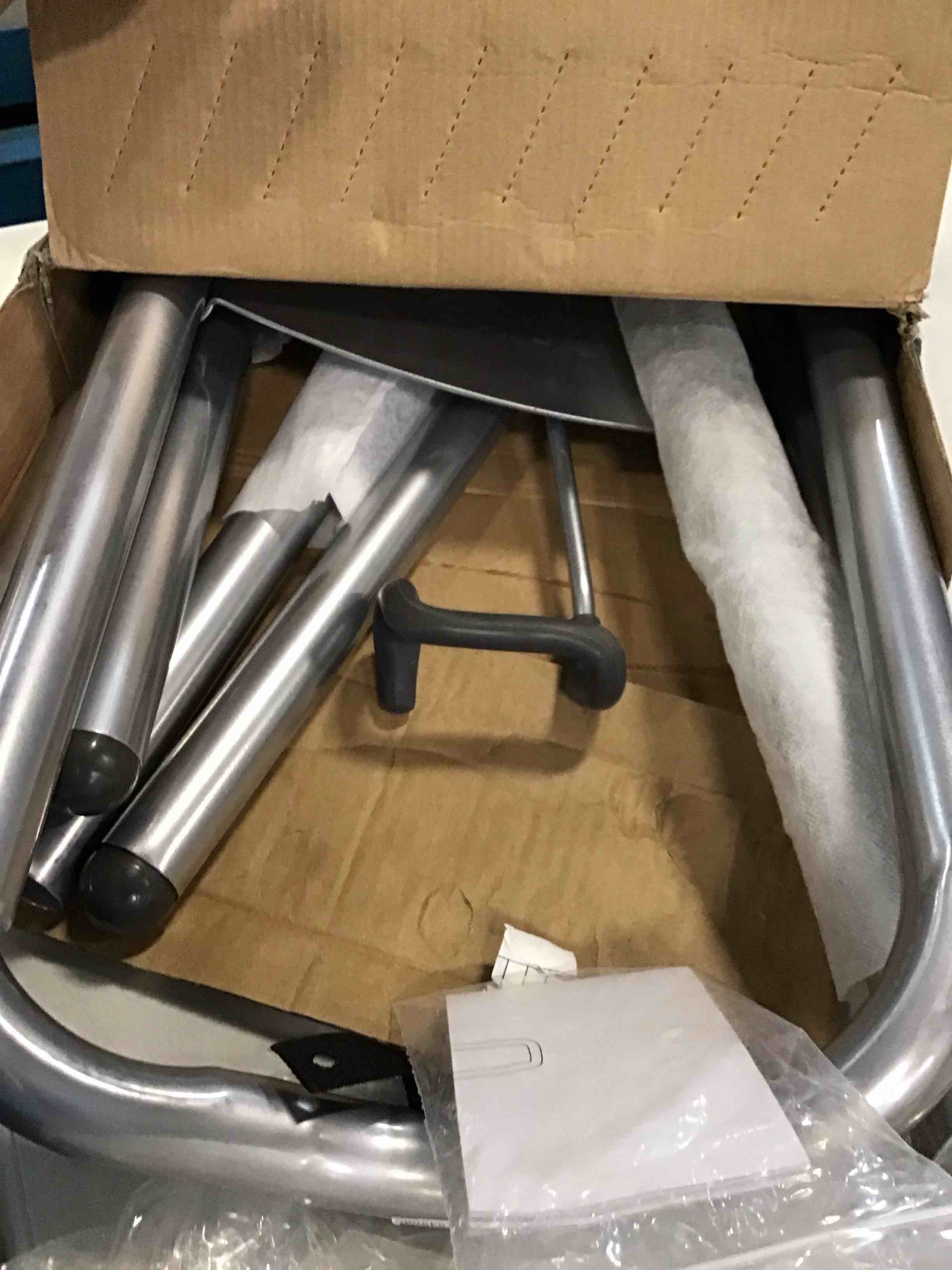 https://s3.amazonaws.com/lotting-images-prod/bidfta/BRN0188537_1725650962648.jpeg