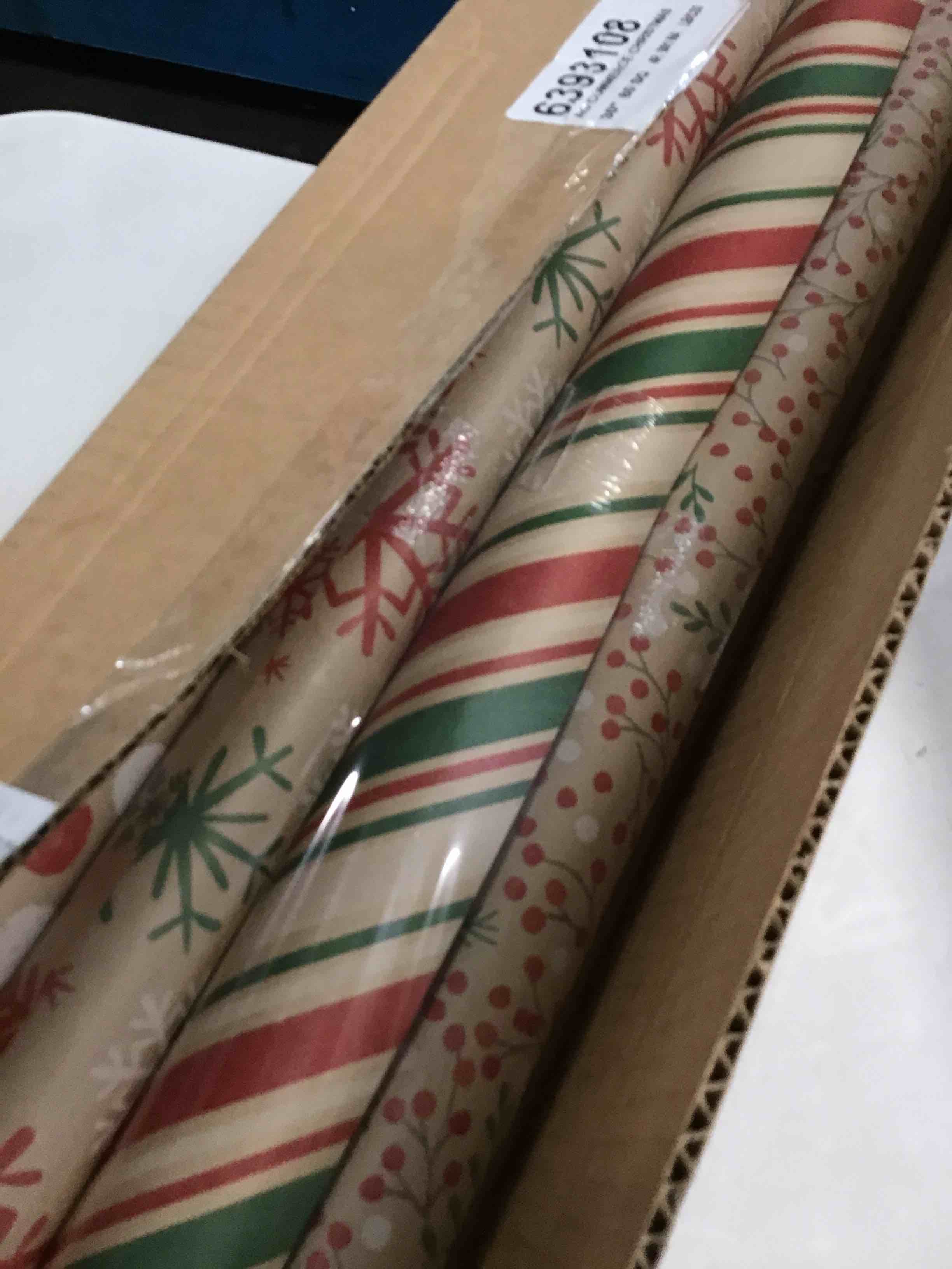 American Greetings Winter Wrapping Paper, Red, Green and Kraft (4 Pack