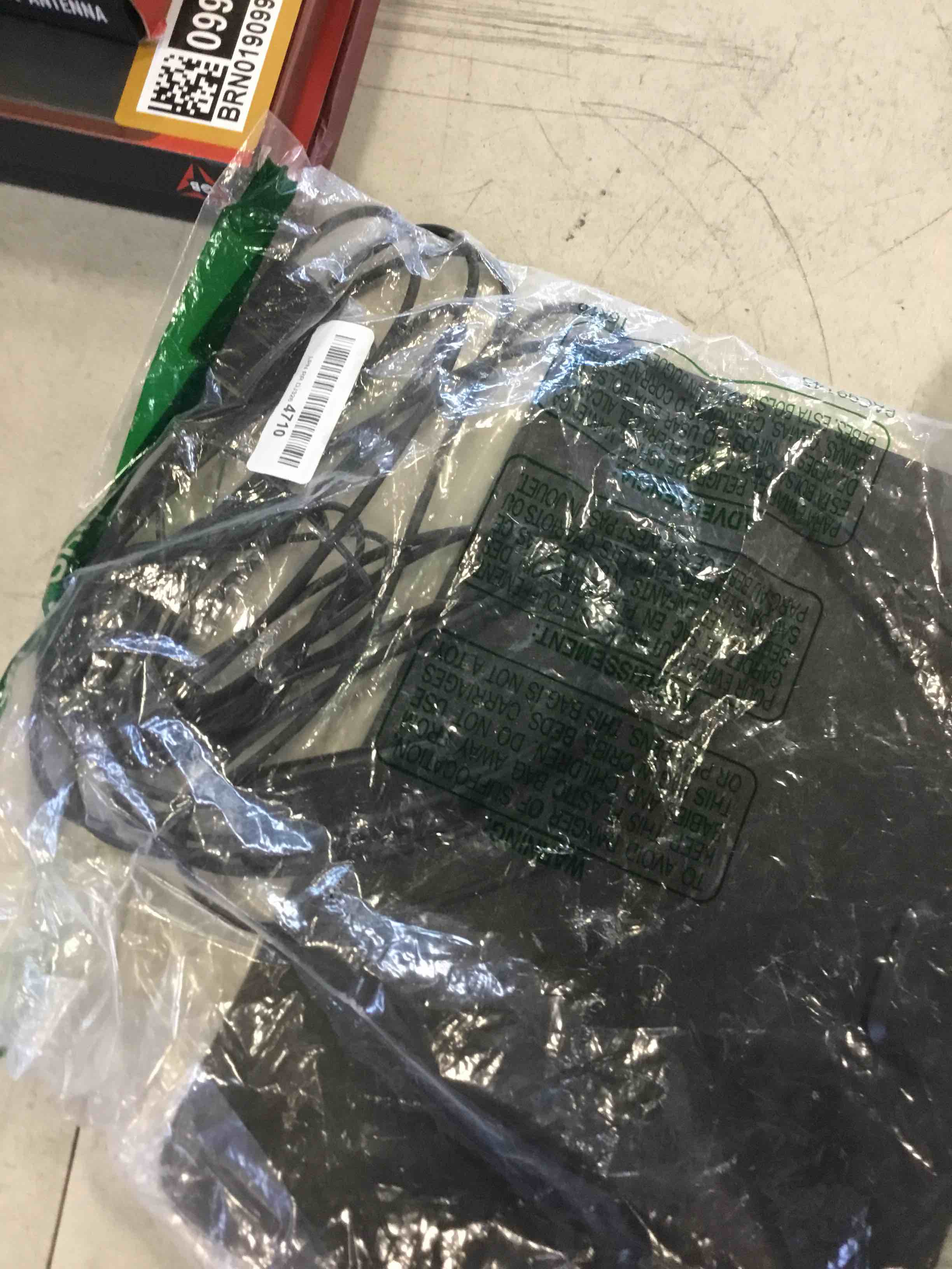 https://s3.amazonaws.com/lotting-images-prod/bidfta/BRN0190987_1726853608997.jpeg