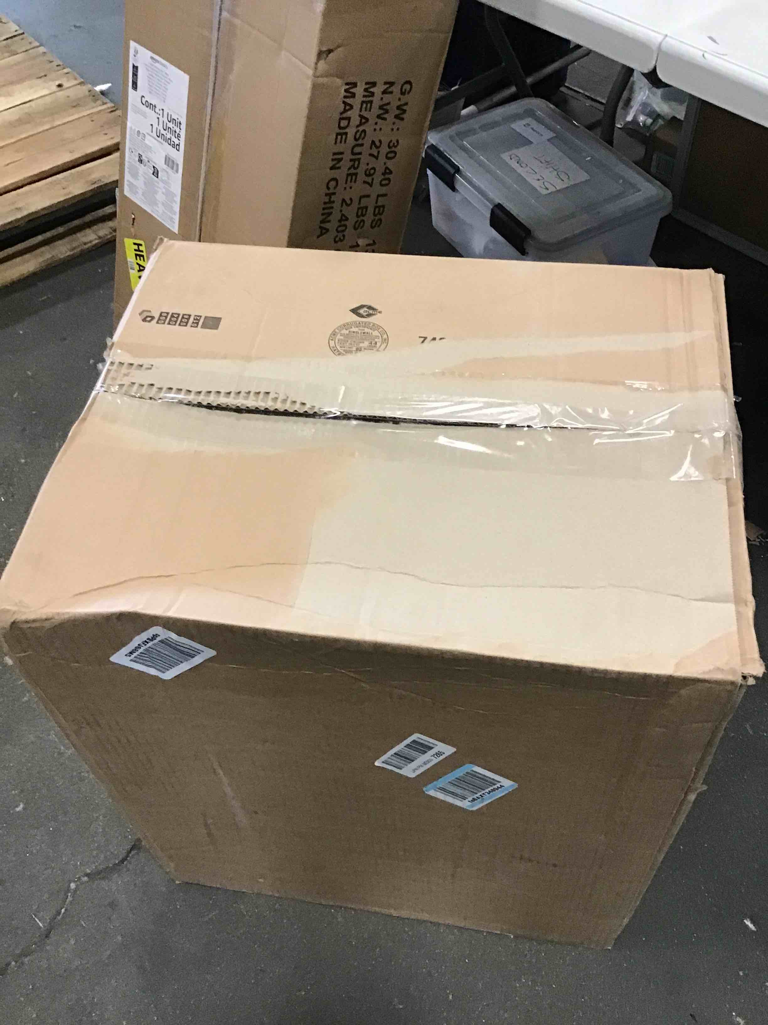 https://s3.amazonaws.com/lotting-images-prod/bidfta/BRN0192539_1726517078258.jpeg