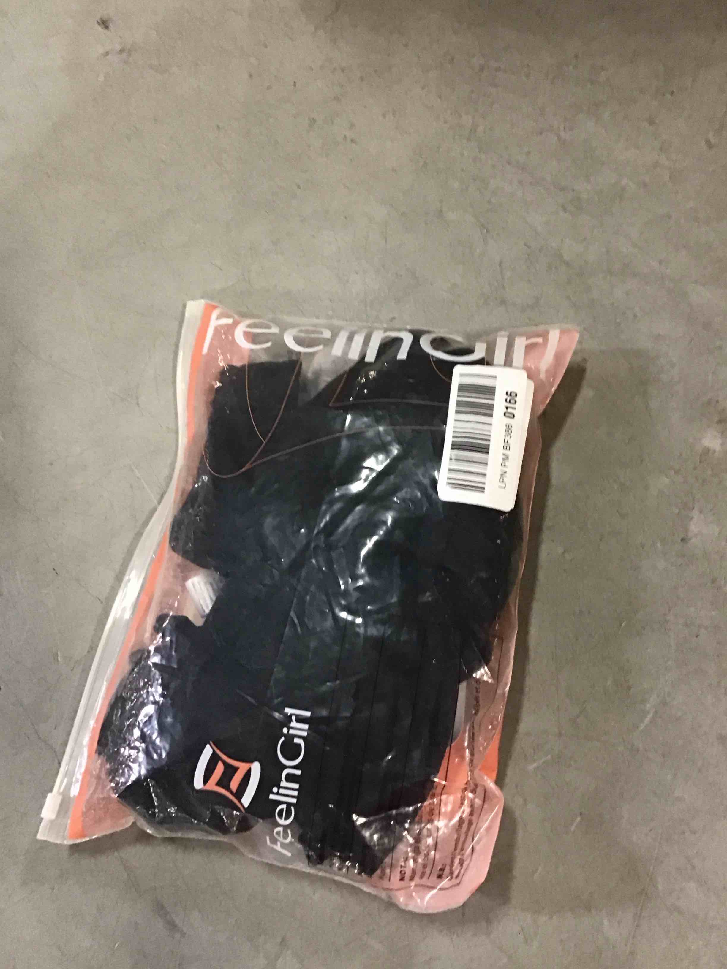 https://s3.amazonaws.com/lotting-images-prod/bidfta/BRN0194101_1726852636032.jpeg