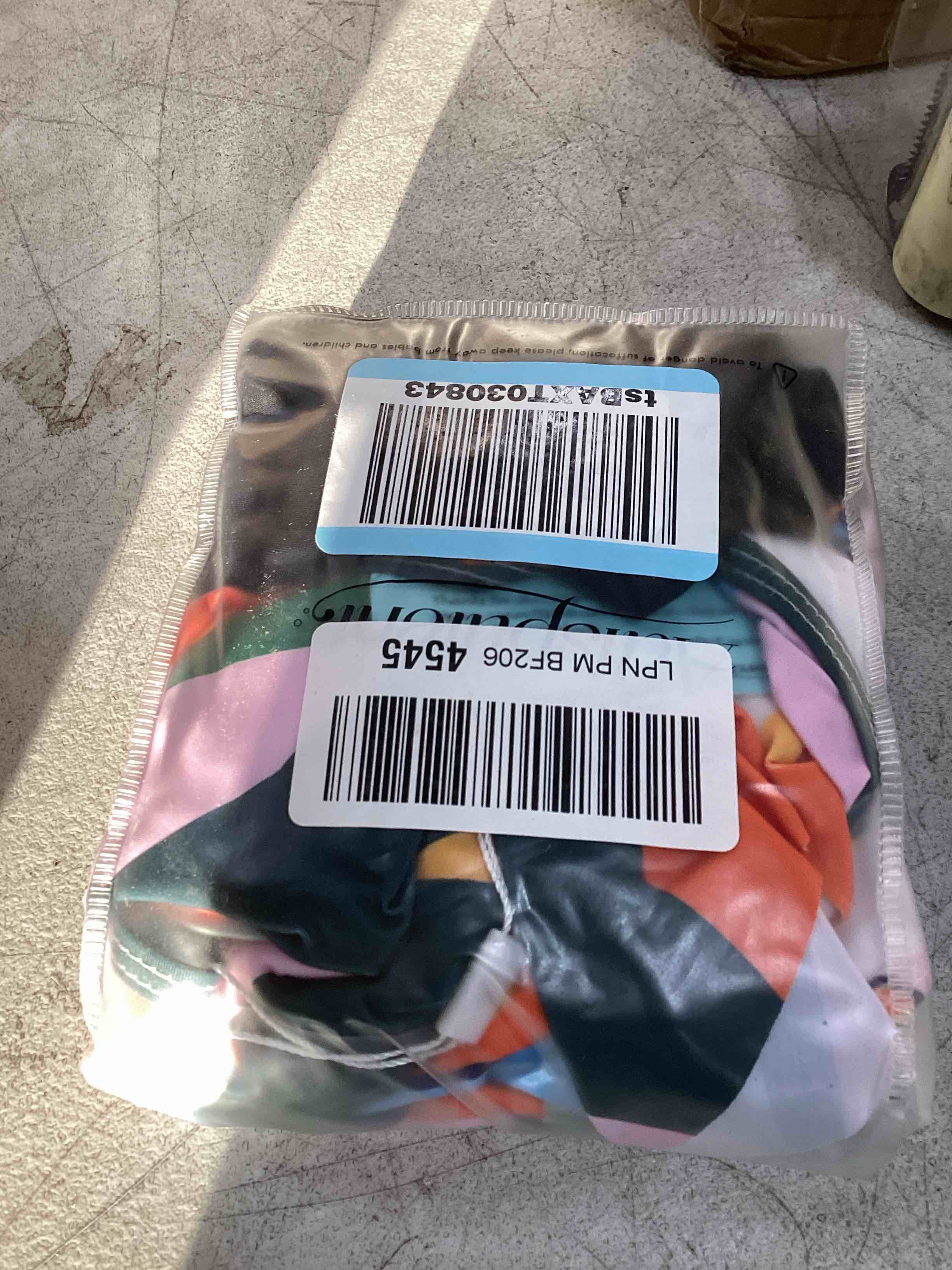 https://s3.amazonaws.com/lotting-images-prod/bidfta/BRN0199022_1726527101545.jpeg