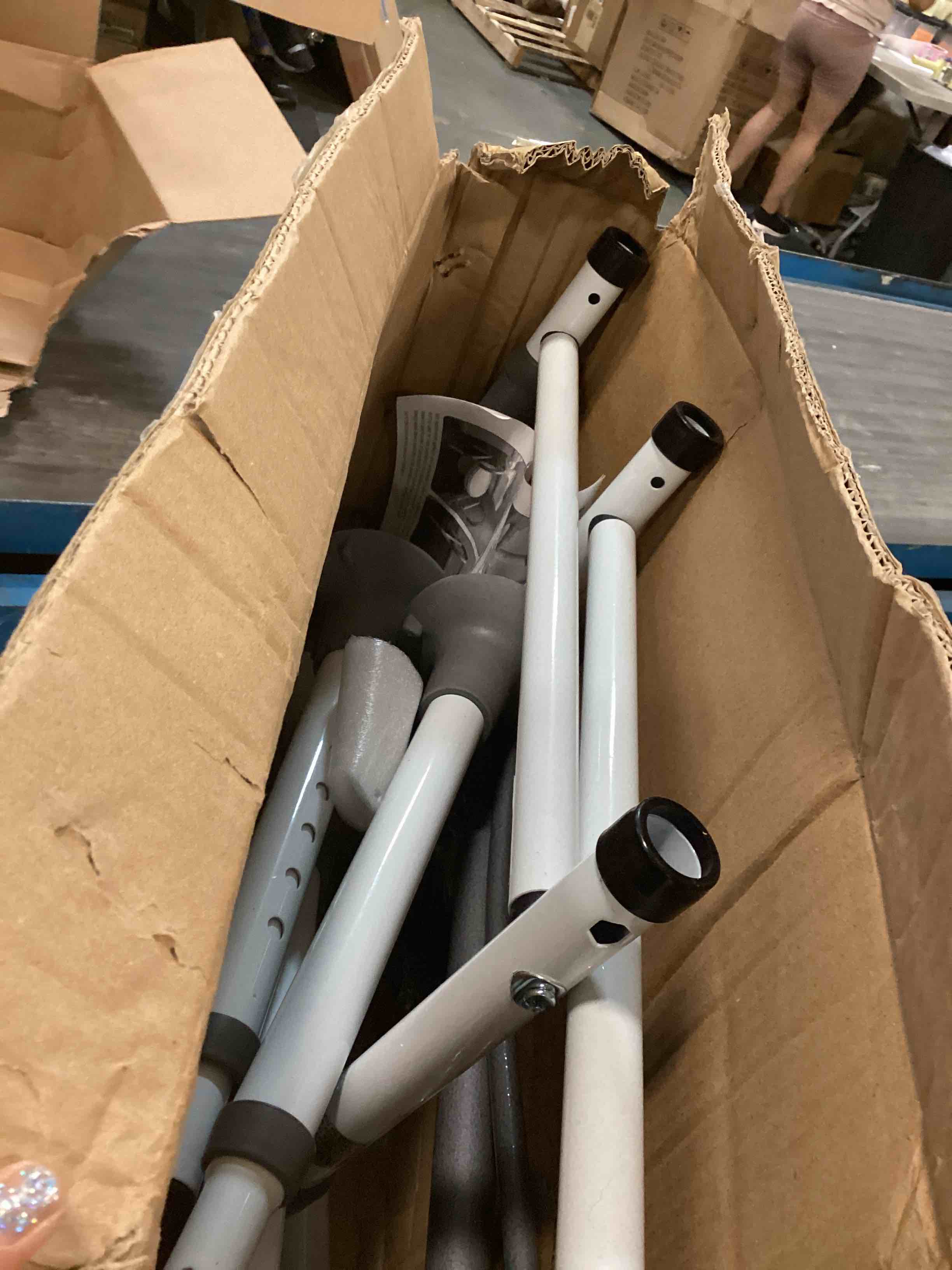 Vaunn Deluxe Folding Safety Toilet Rail, Adjustable and Foldable Toilet