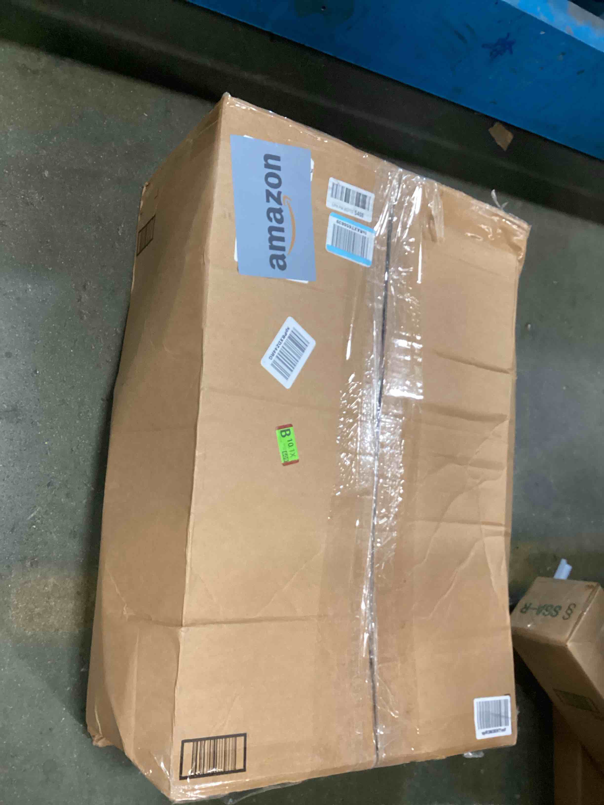 https://s3.amazonaws.com/lotting-images-prod/bidfta/BRN0199496_1726101852135.jpeg