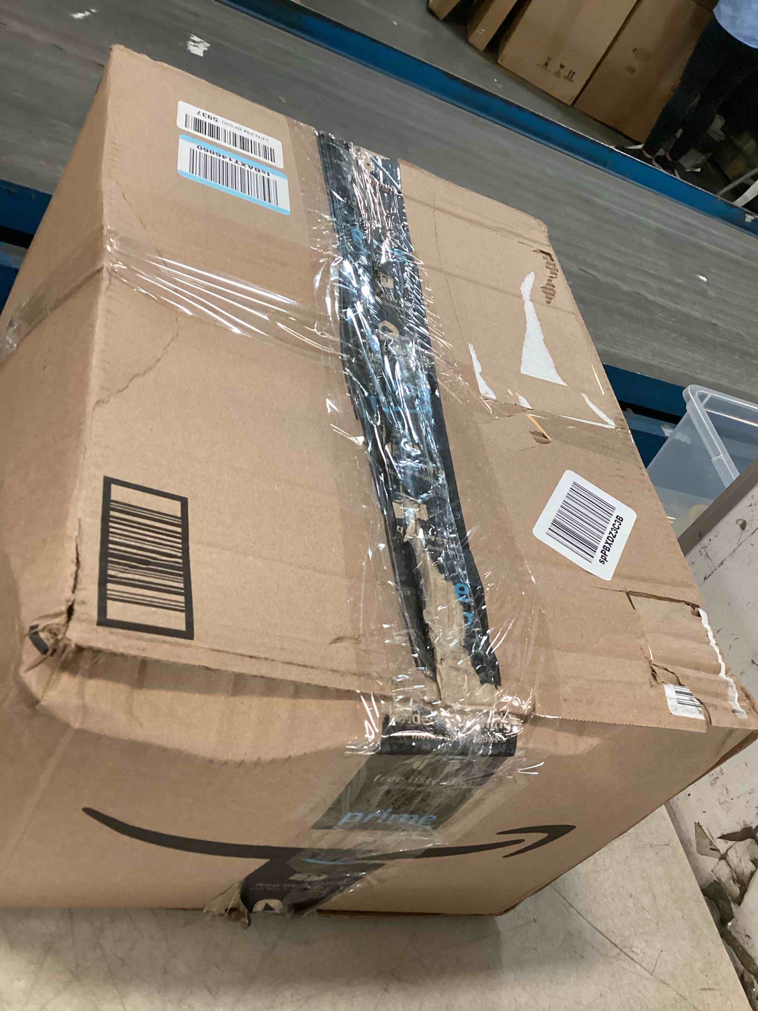 https://s3.amazonaws.com/lotting-images-prod/bidfta/BRN0199799_1726007545752.jpeg