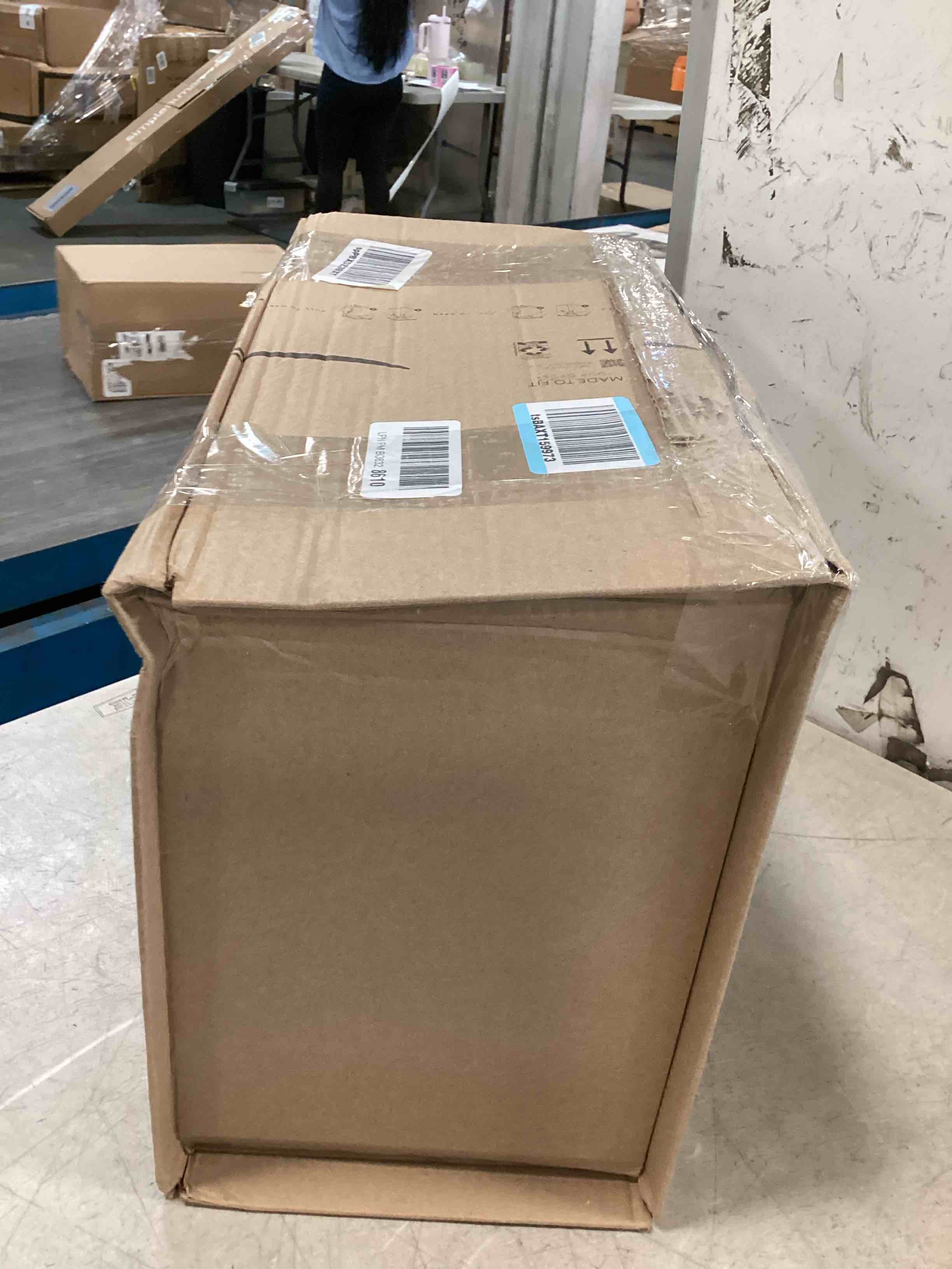 https://s3.amazonaws.com/lotting-images-prod/bidfta/BRN0199823_1726004963513.jpeg