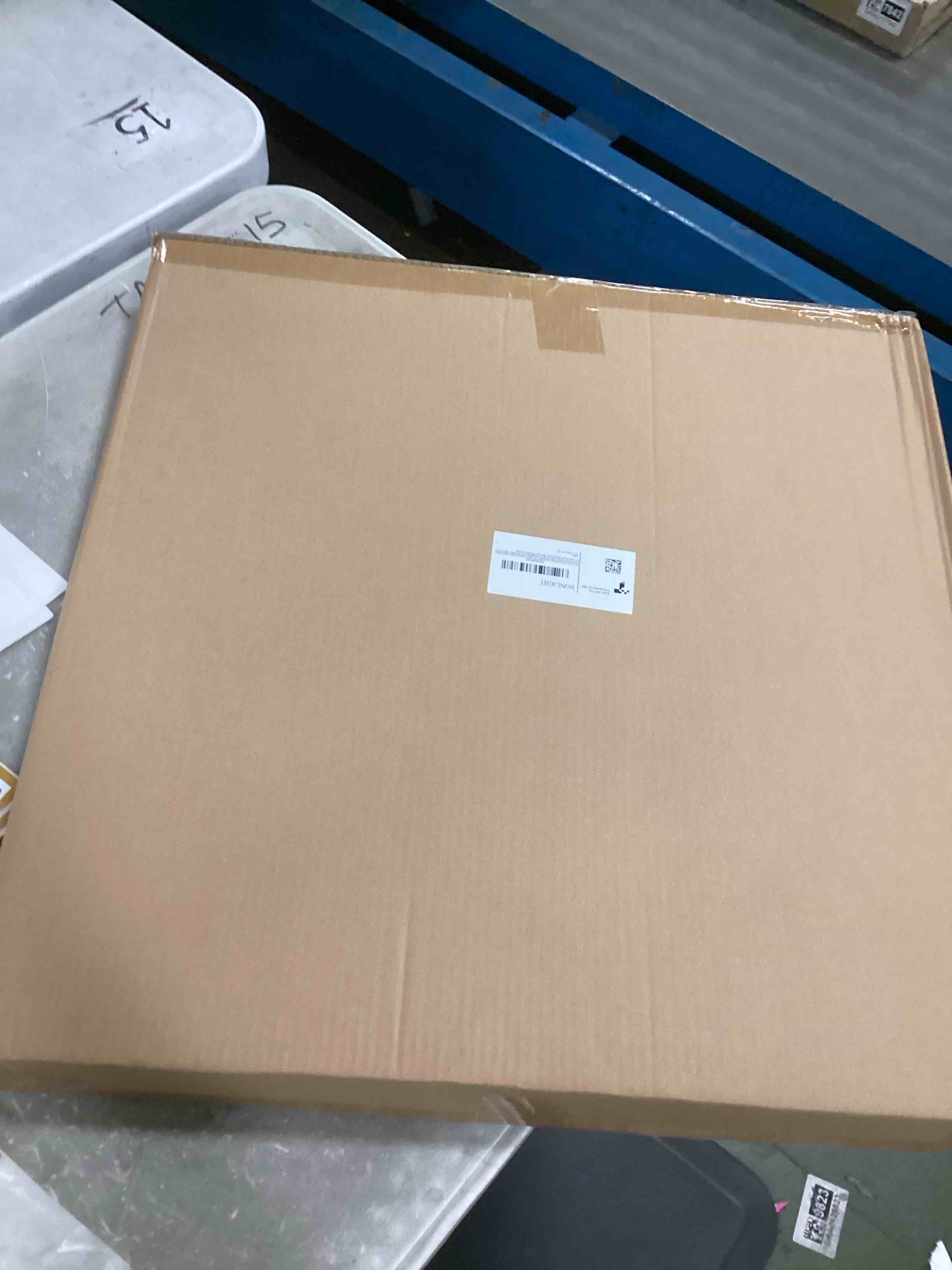https://s3.amazonaws.com/lotting-images-prod/bidfta/BRN0200860_1727182799719.jpeg