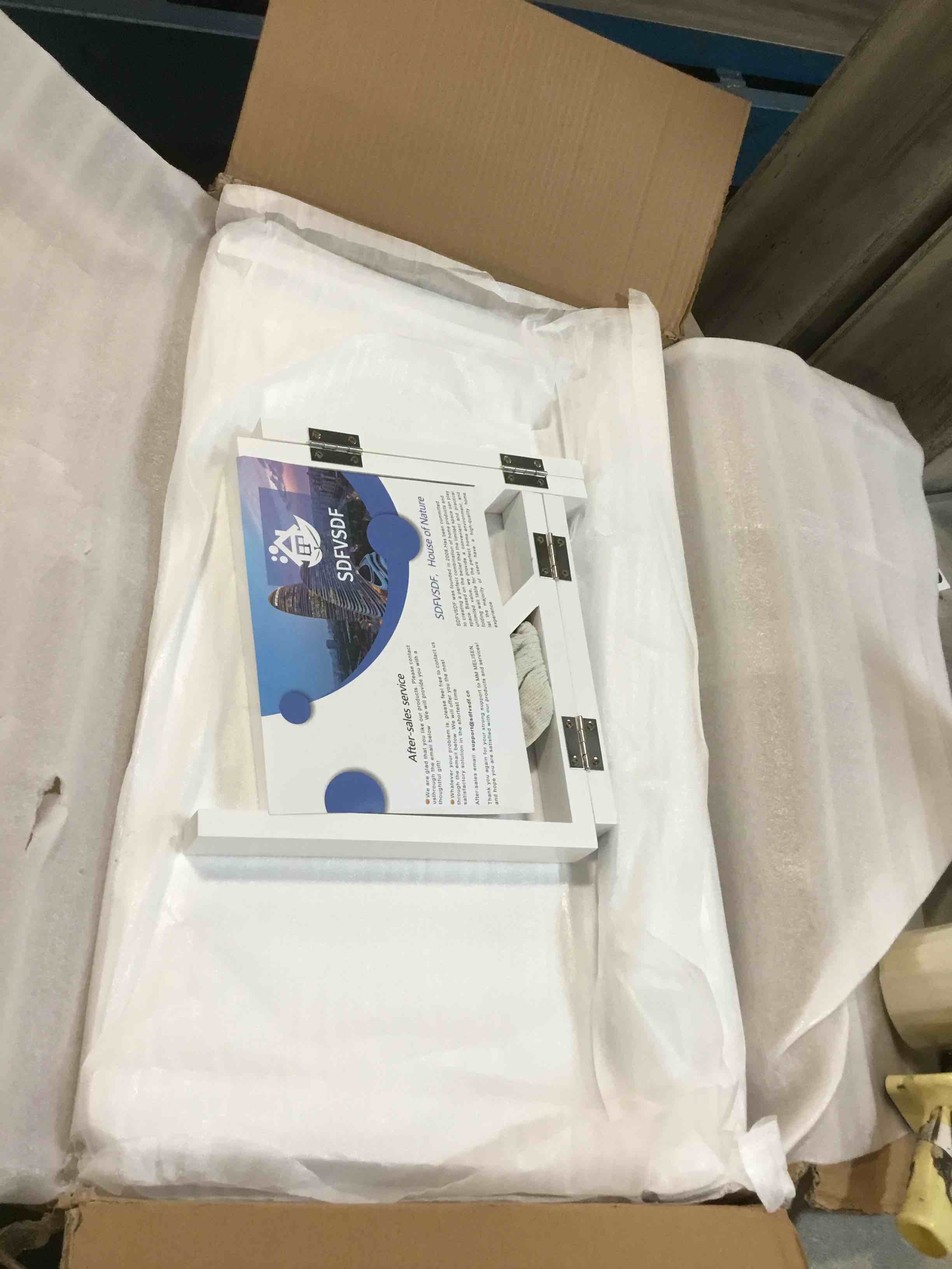 https://s3.amazonaws.com/lotting-images-prod/bidfta/BRN0204501_1727743485376.jpeg