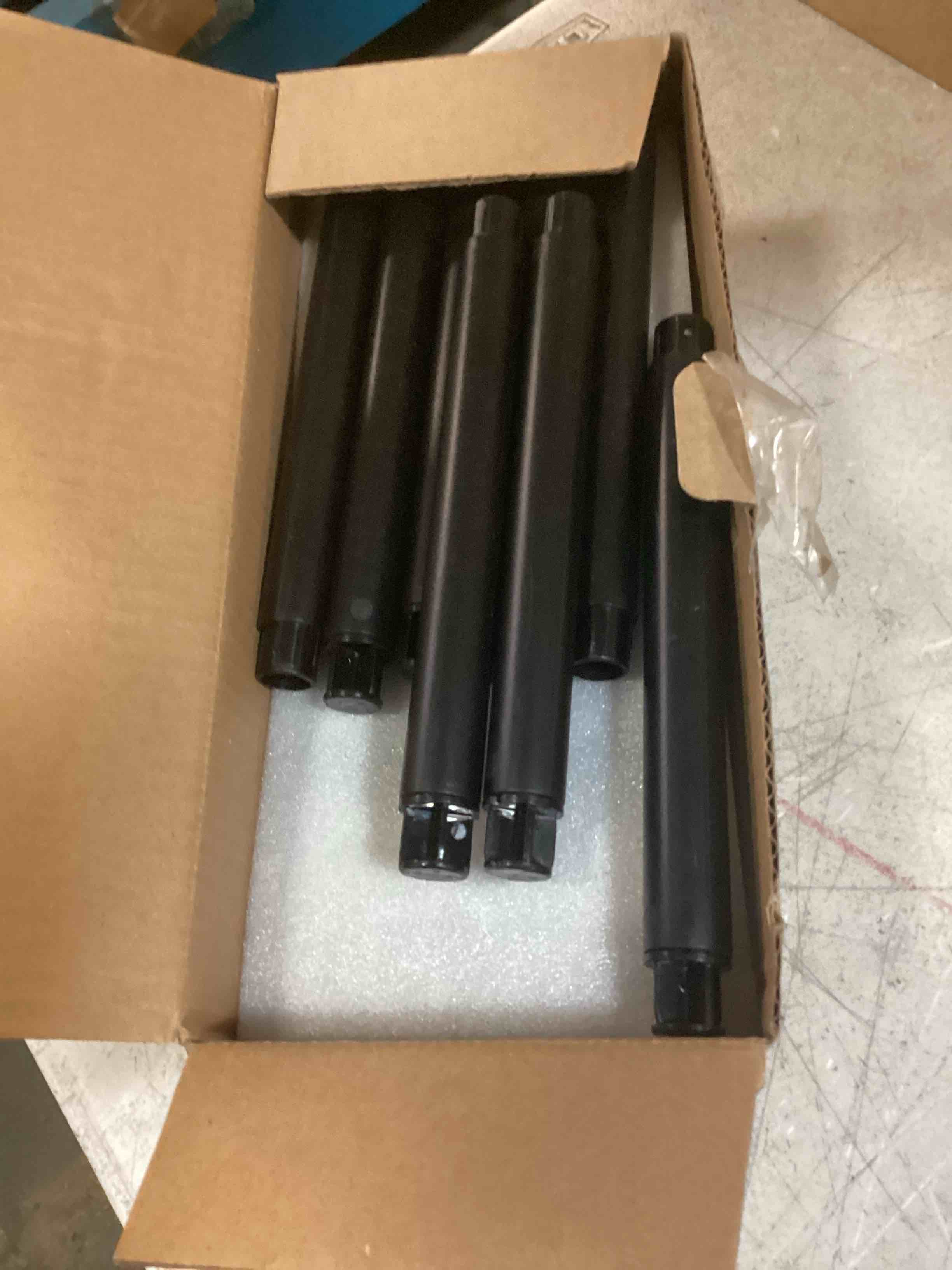 https://s3.amazonaws.com/lotting-images-prod/bidfta/BRN0210499_1726578076714.jpeg