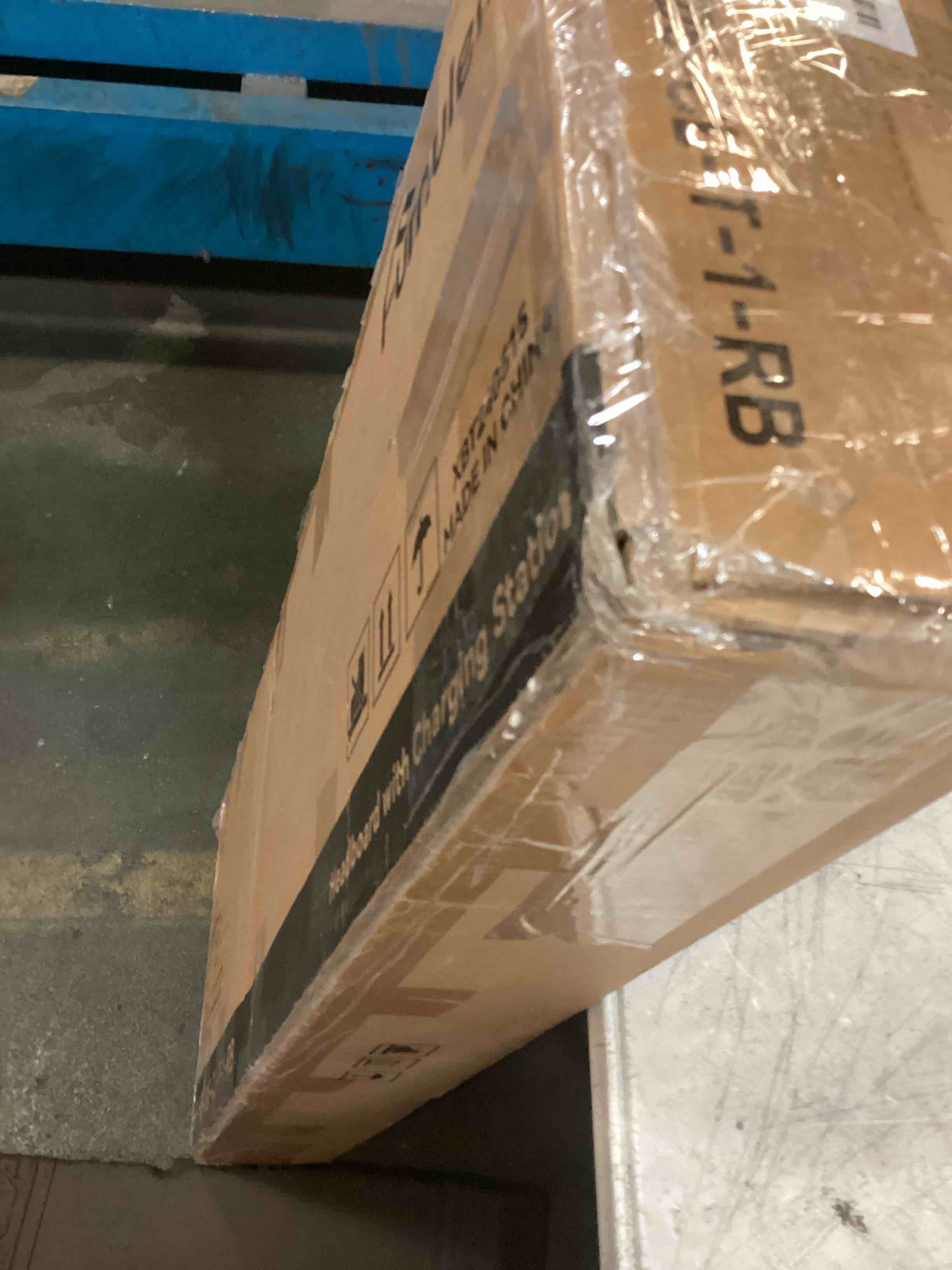 https://s3.amazonaws.com/lotting-images-prod/bidfta/BRN0210693_1726498591990.jpeg
