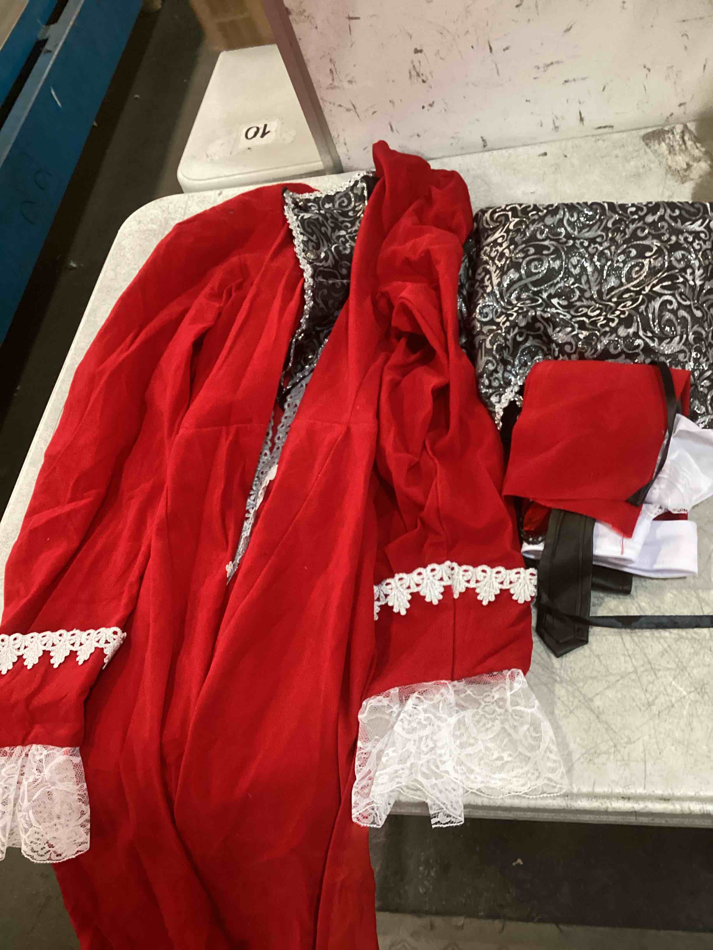 https://s3.amazonaws.com/lotting-images-prod/bidfta/BRN0214422_1726154892781.jpeg