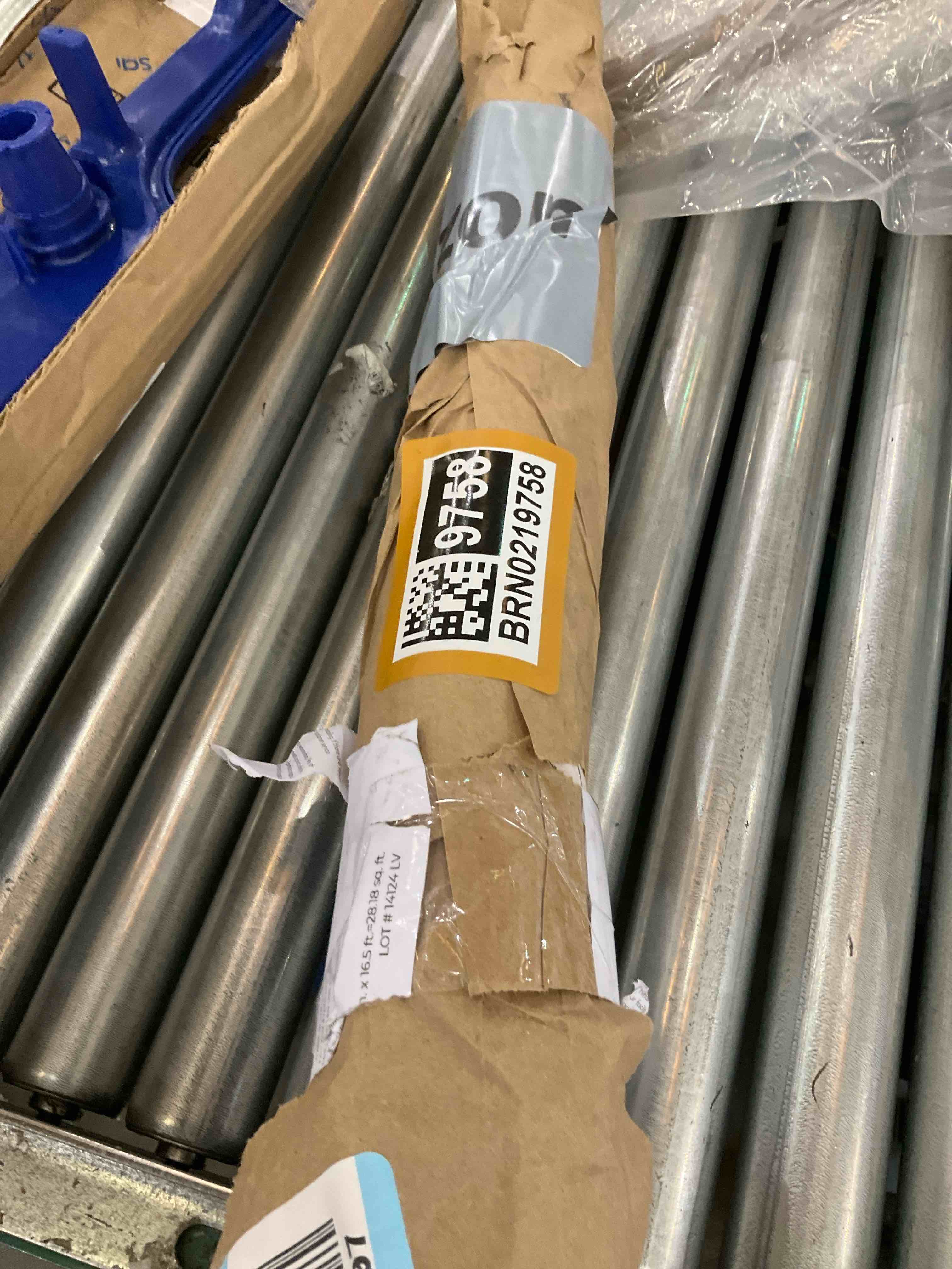 https://s3.amazonaws.com/lotting-images-prod/bidfta/BRN0219758_1726508476147.jpeg