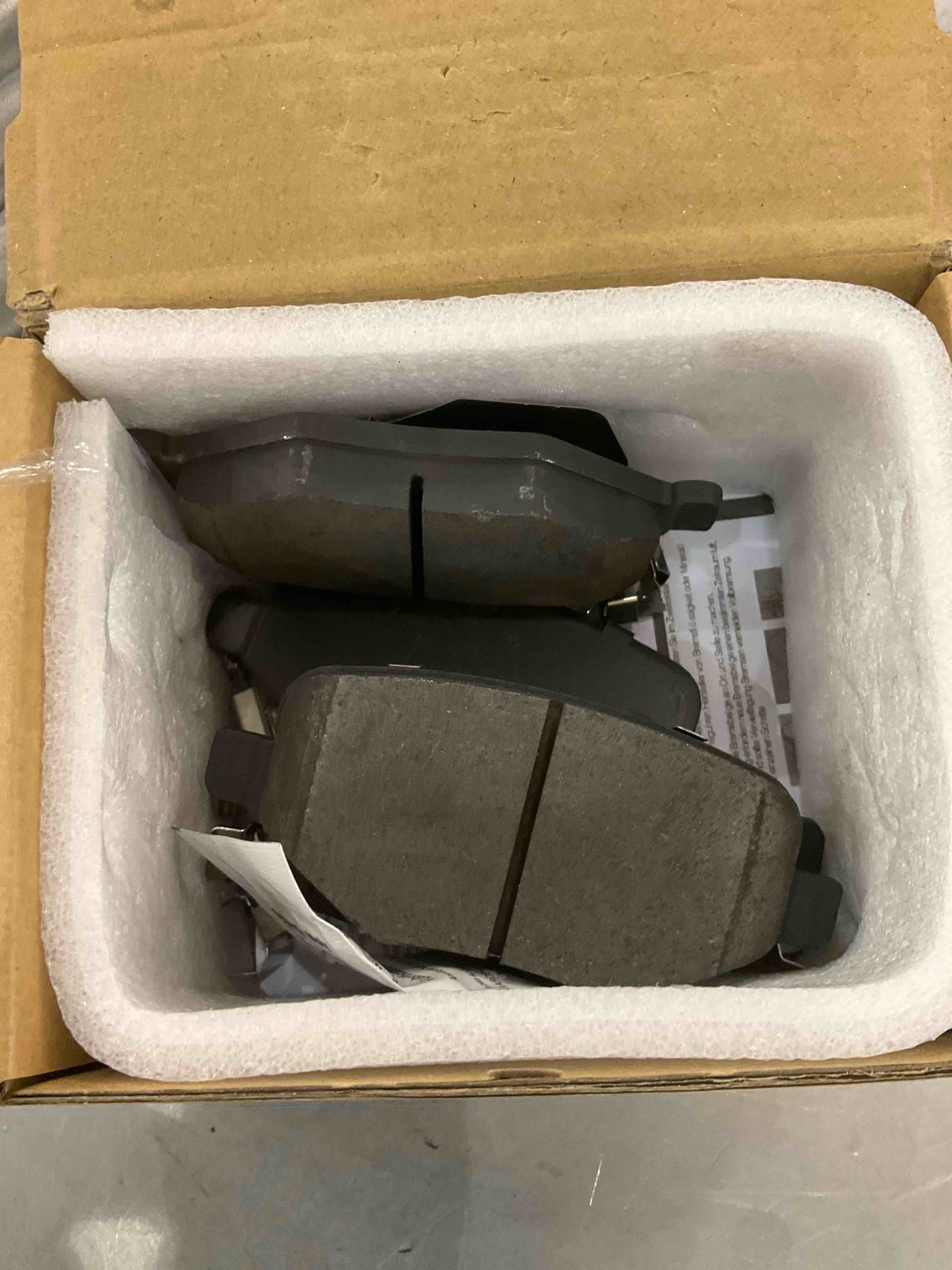 https://s3.amazonaws.com/lotting-images-prod/bidfta/BRN0219861_1726494096858.jpeg