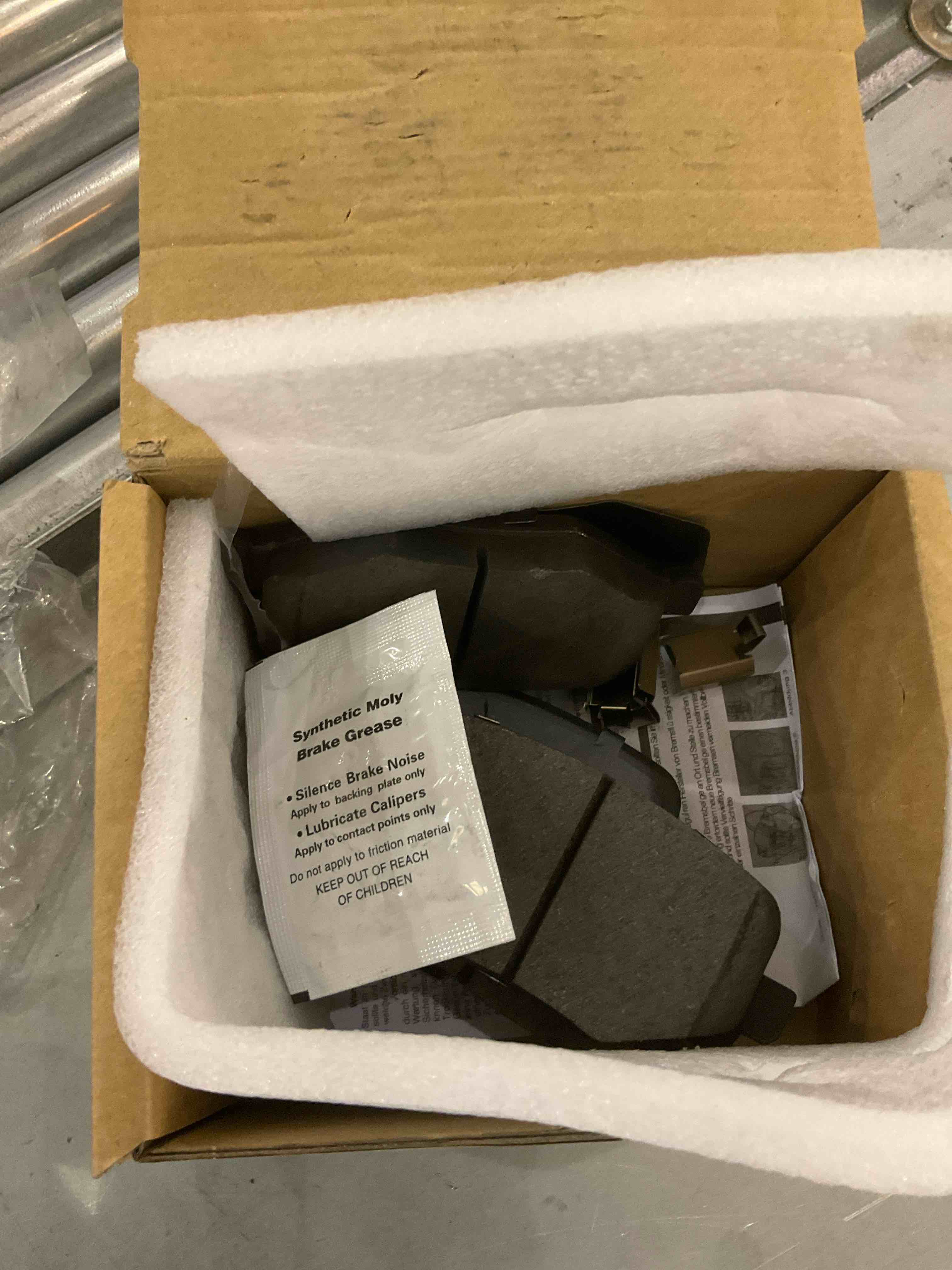 https://s3.amazonaws.com/lotting-images-prod/bidfta/BRN0219861_1726494106857.jpeg