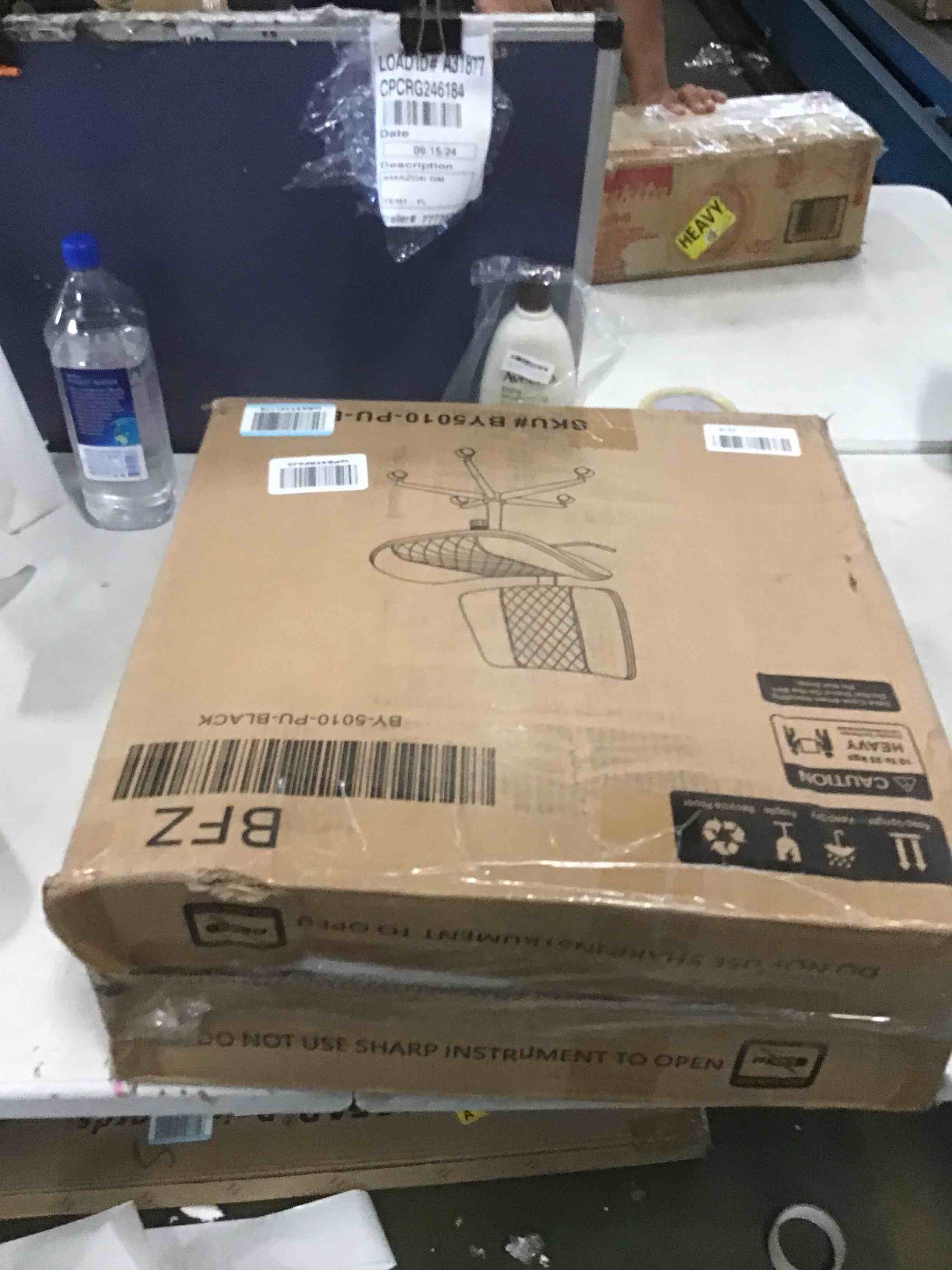 https://s3.amazonaws.com/lotting-images-prod/bidfta/BRN0228149_1726670846510.jpeg