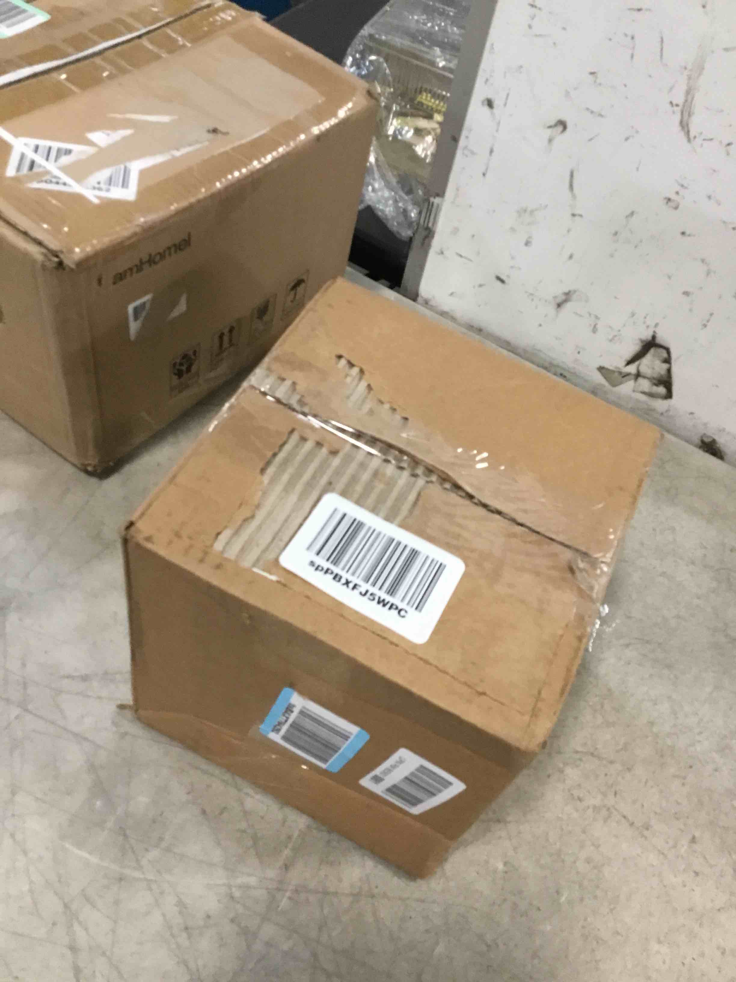 https://s3.amazonaws.com/lotting-images-prod/bidfta/BRN0233612_1727098808716.jpeg