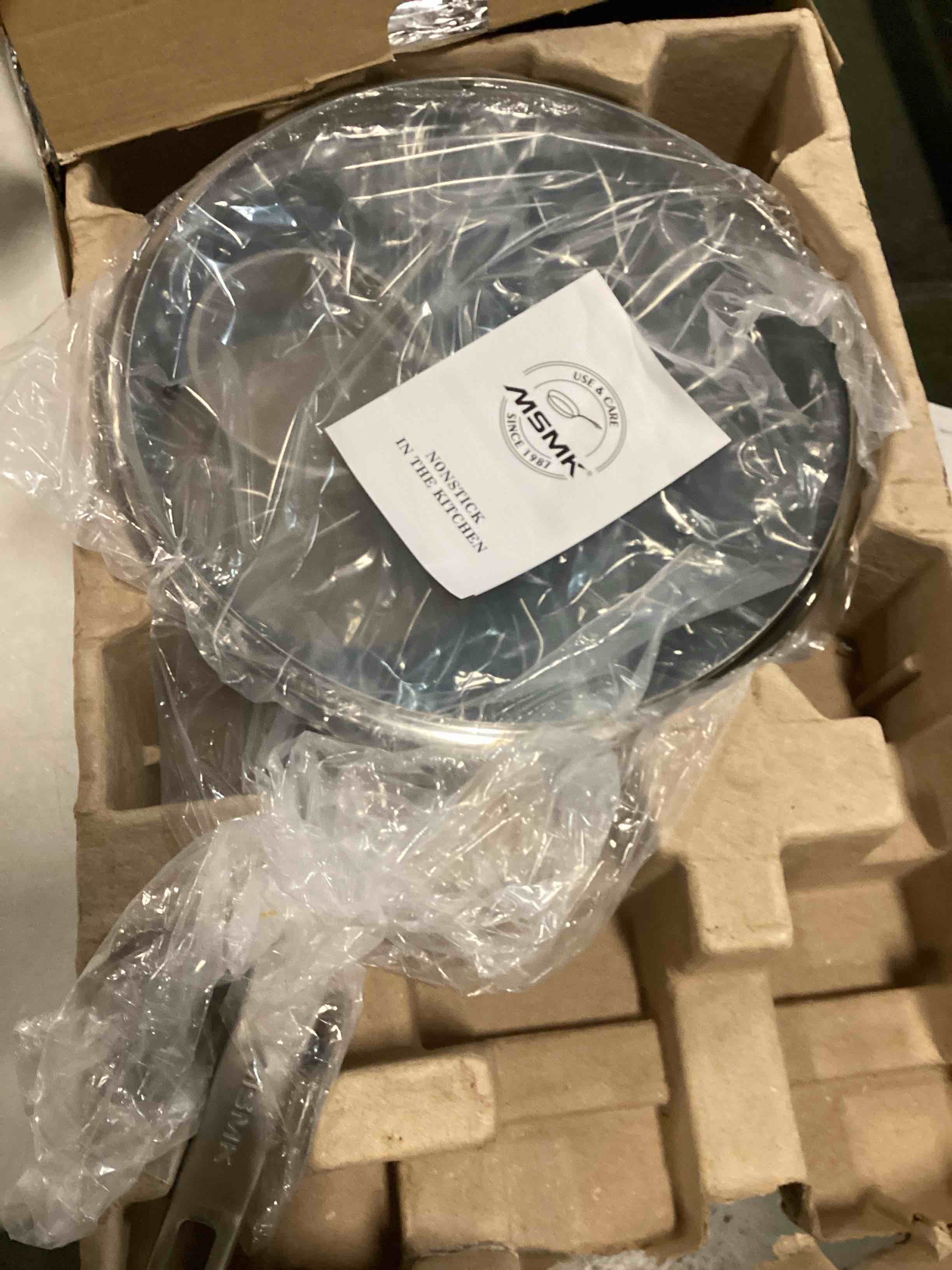 https://s3.amazonaws.com/lotting-images-prod/bidfta/BRN0233896_1726282439522.jpeg