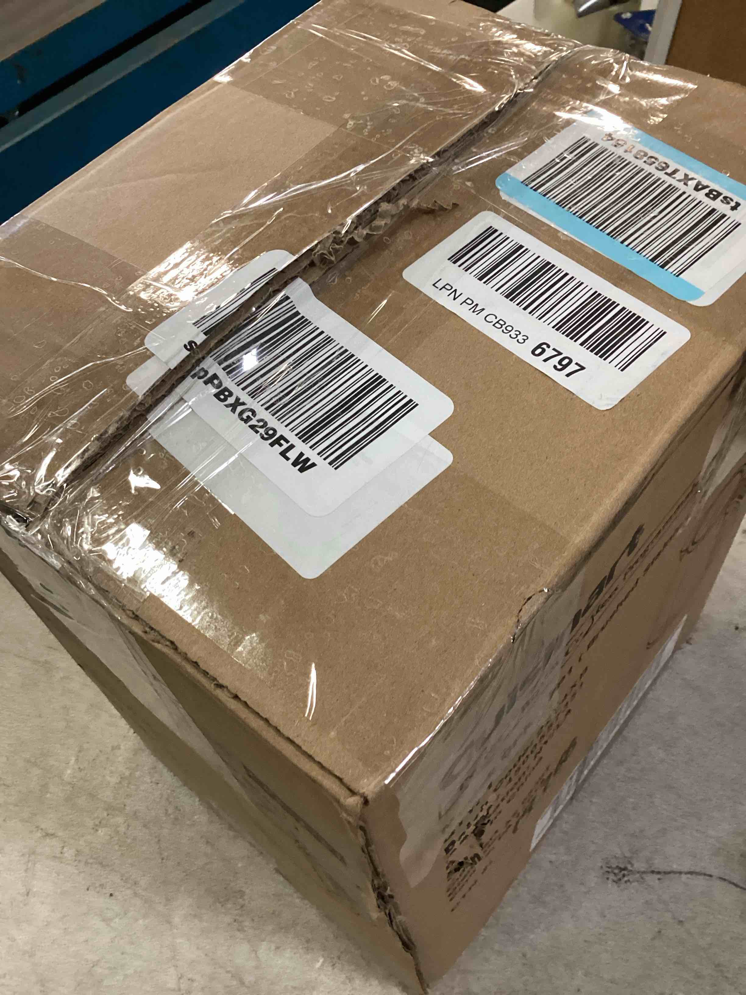 Random assortment of home products and gardening products. (5 items) 