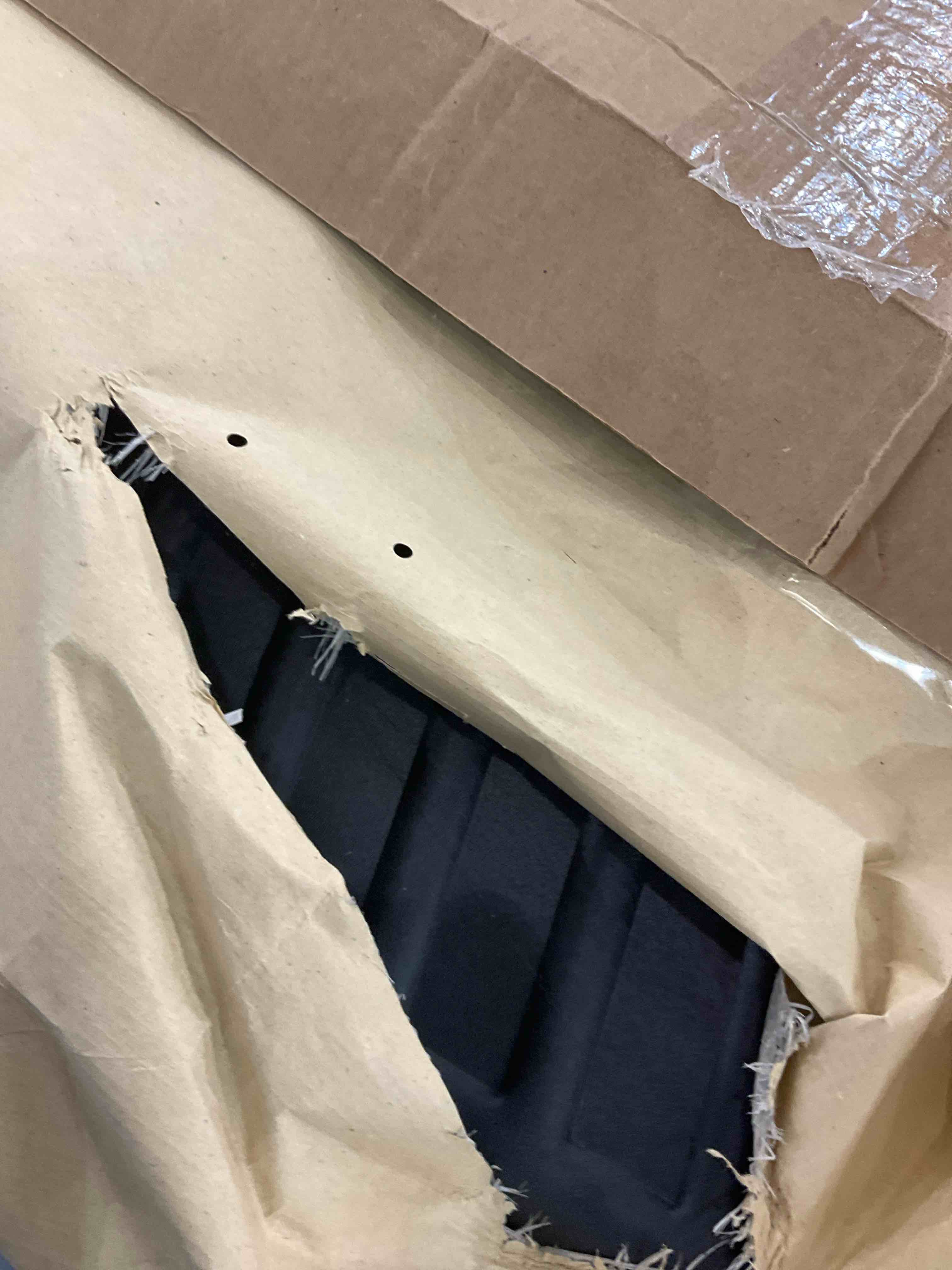 https://s3.amazonaws.com/lotting-images-prod/bidfta/BRN0238693_1726234772574.jpeg