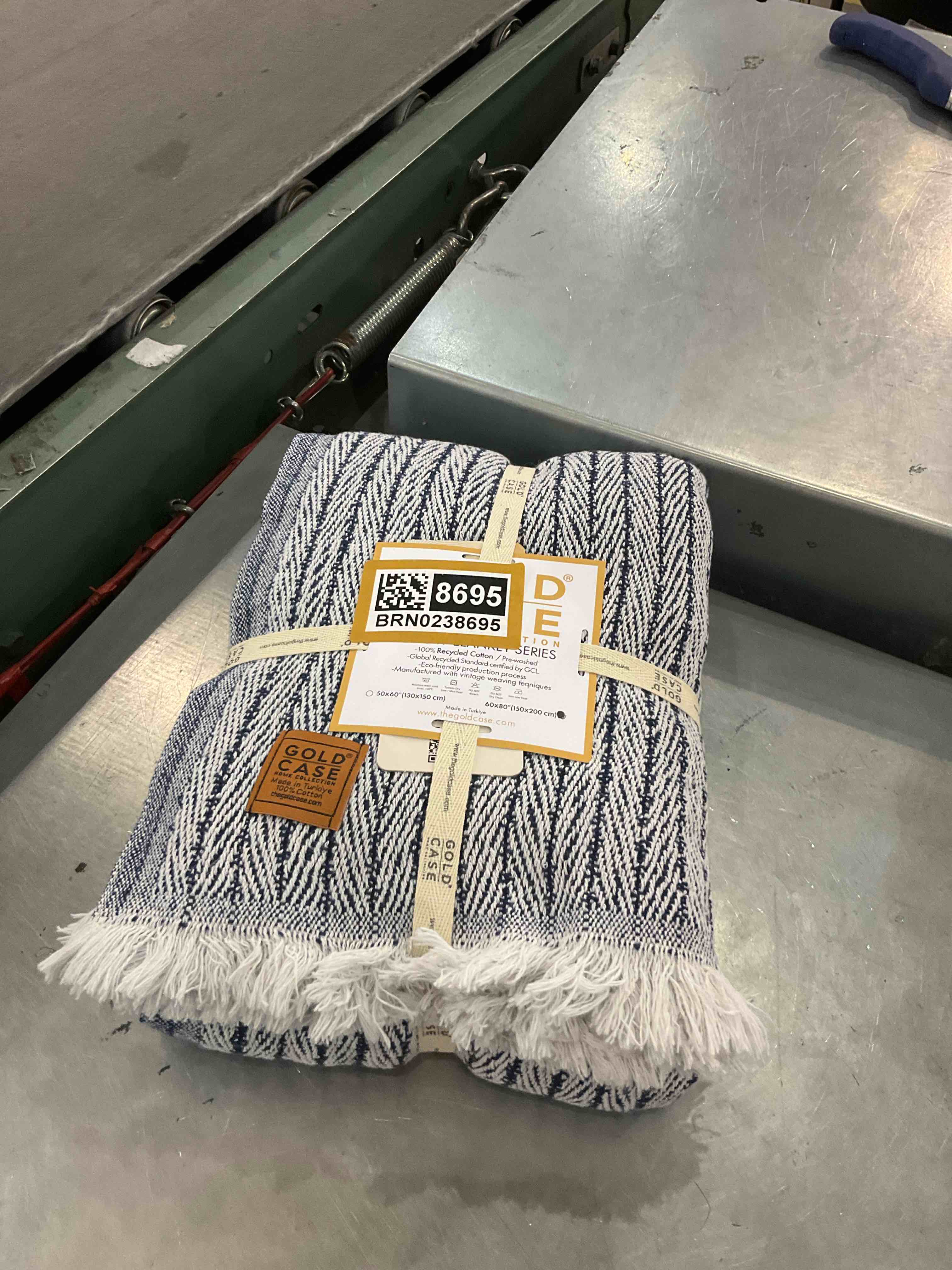 https://s3.amazonaws.com/lotting-images-prod/bidfta/BRN0238695_1726234592575.jpeg