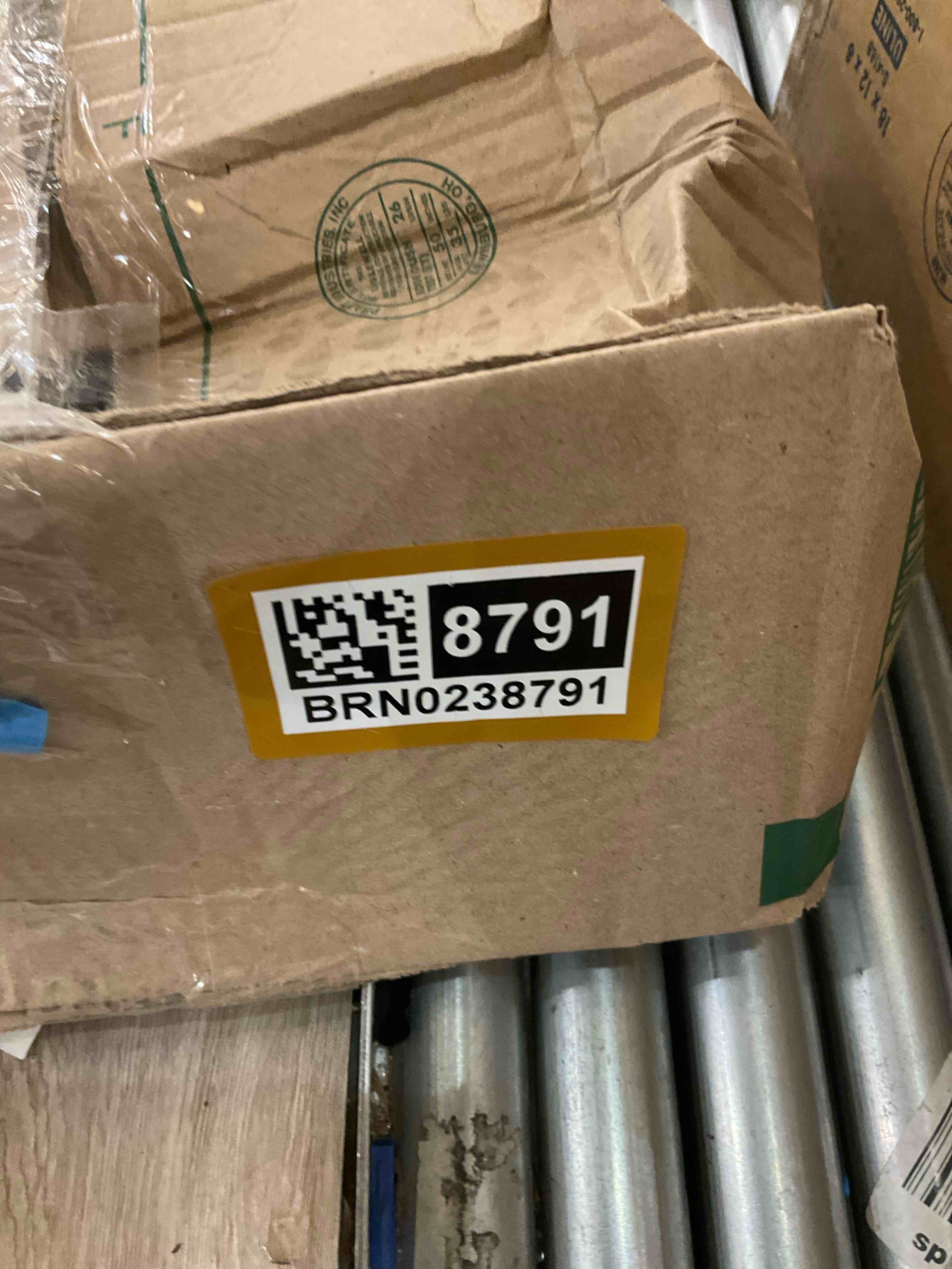 https://s3.amazonaws.com/lotting-images-prod/bidfta/BRN0238791_1726084612884.jpeg