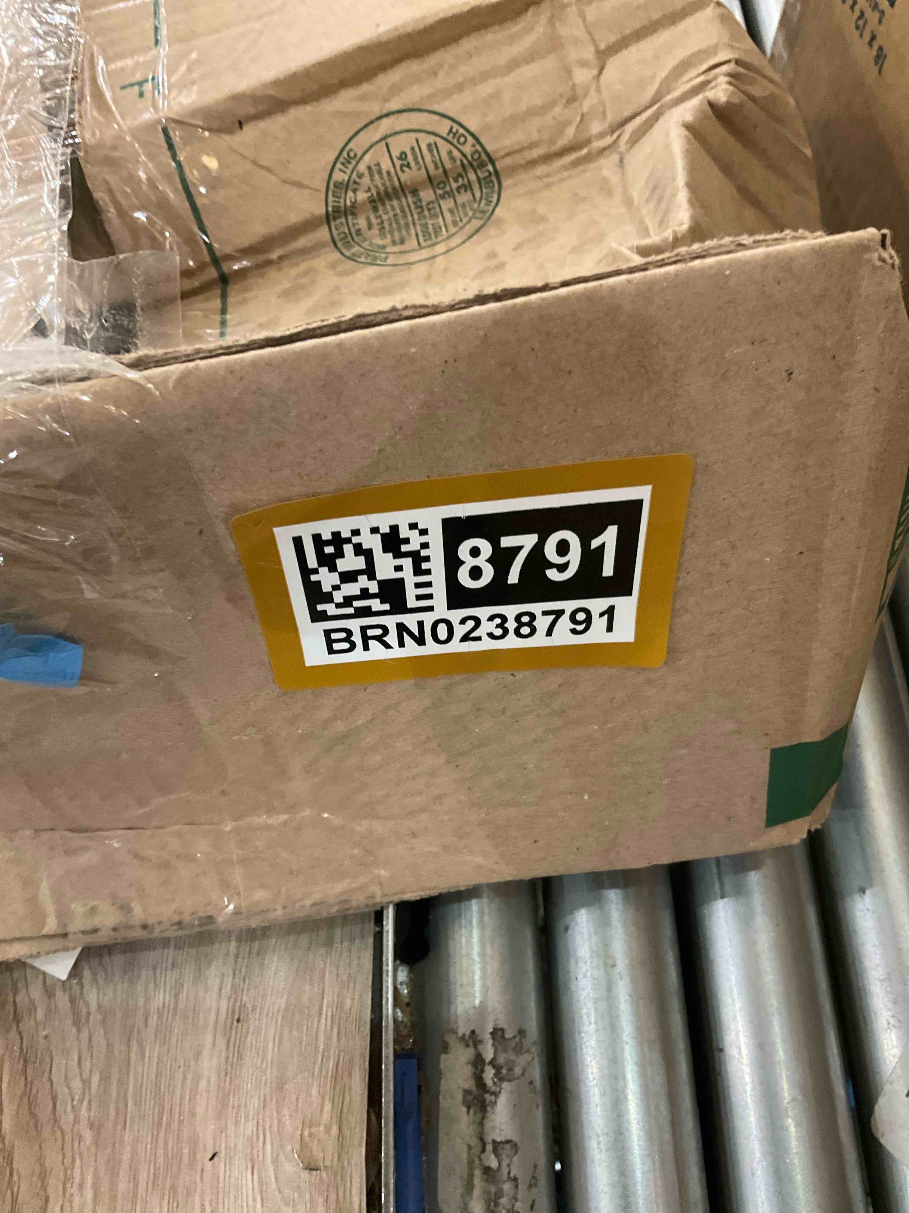 https://s3.amazonaws.com/lotting-images-prod/bidfta/BRN0238791_1726084614215.jpeg
