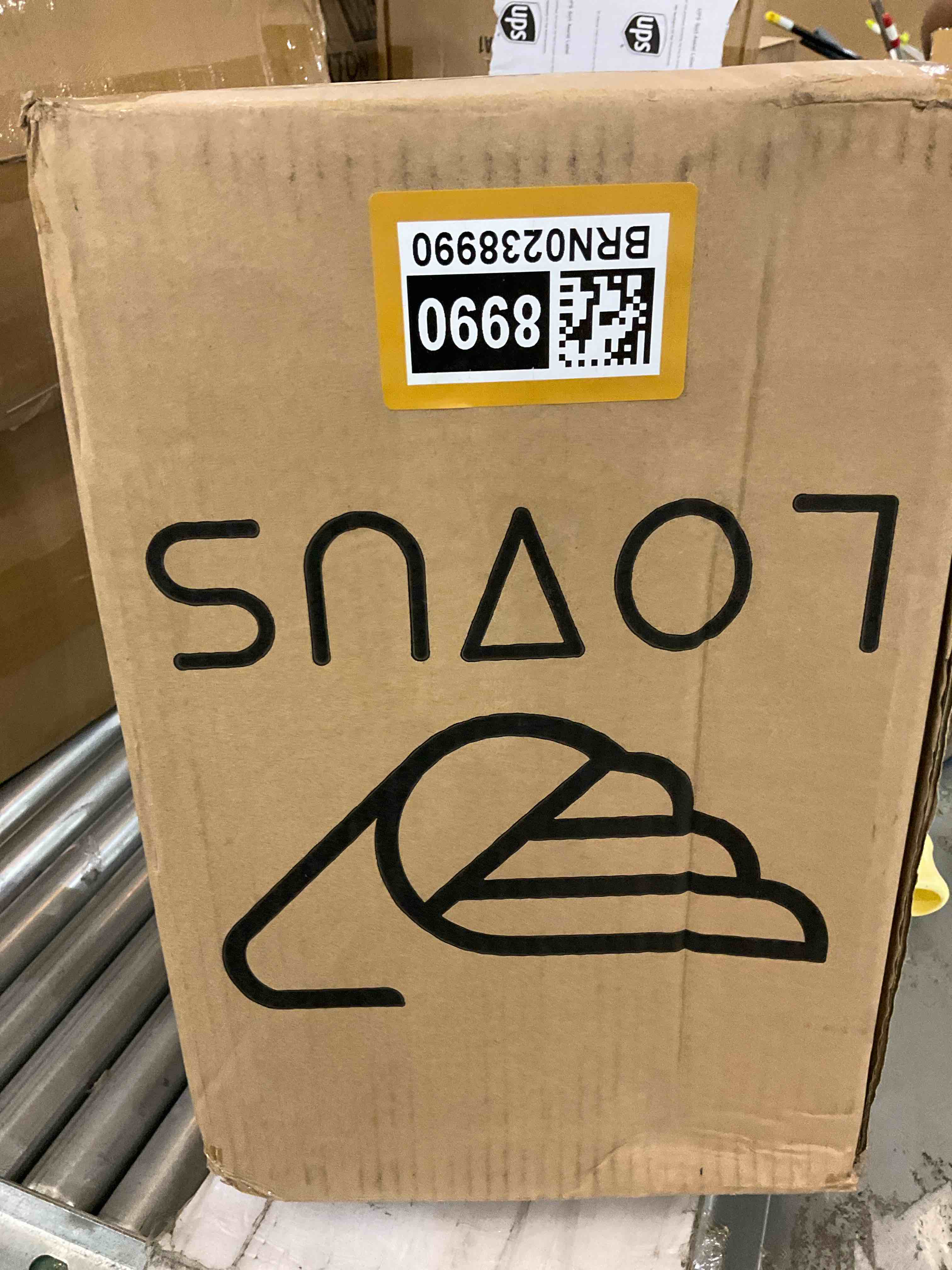 https://s3.amazonaws.com/lotting-images-prod/bidfta/BRN0238990_1726086280161.jpeg