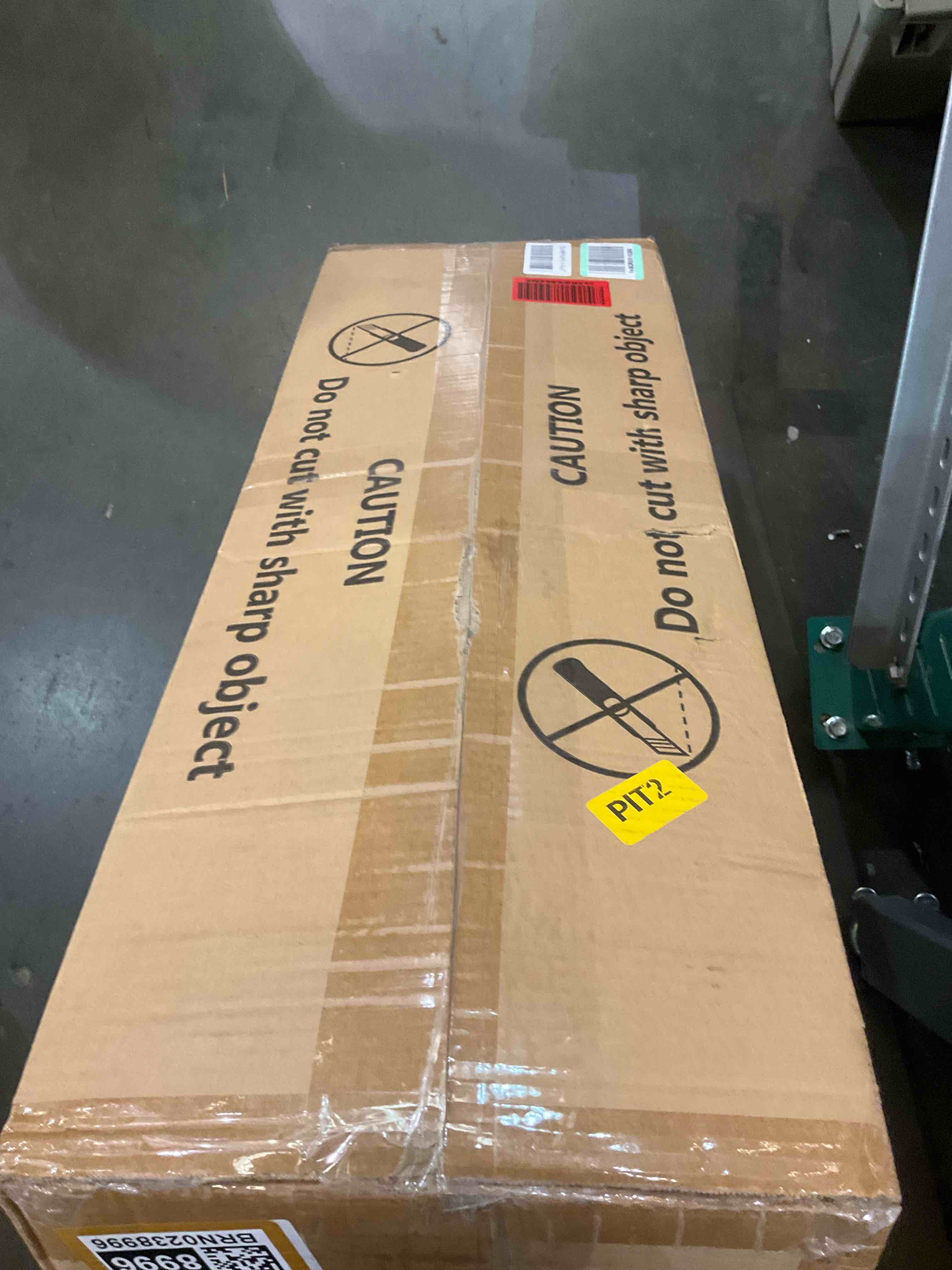 https://s3.amazonaws.com/lotting-images-prod/bidfta/BRN0238996_1726084312230.jpeg