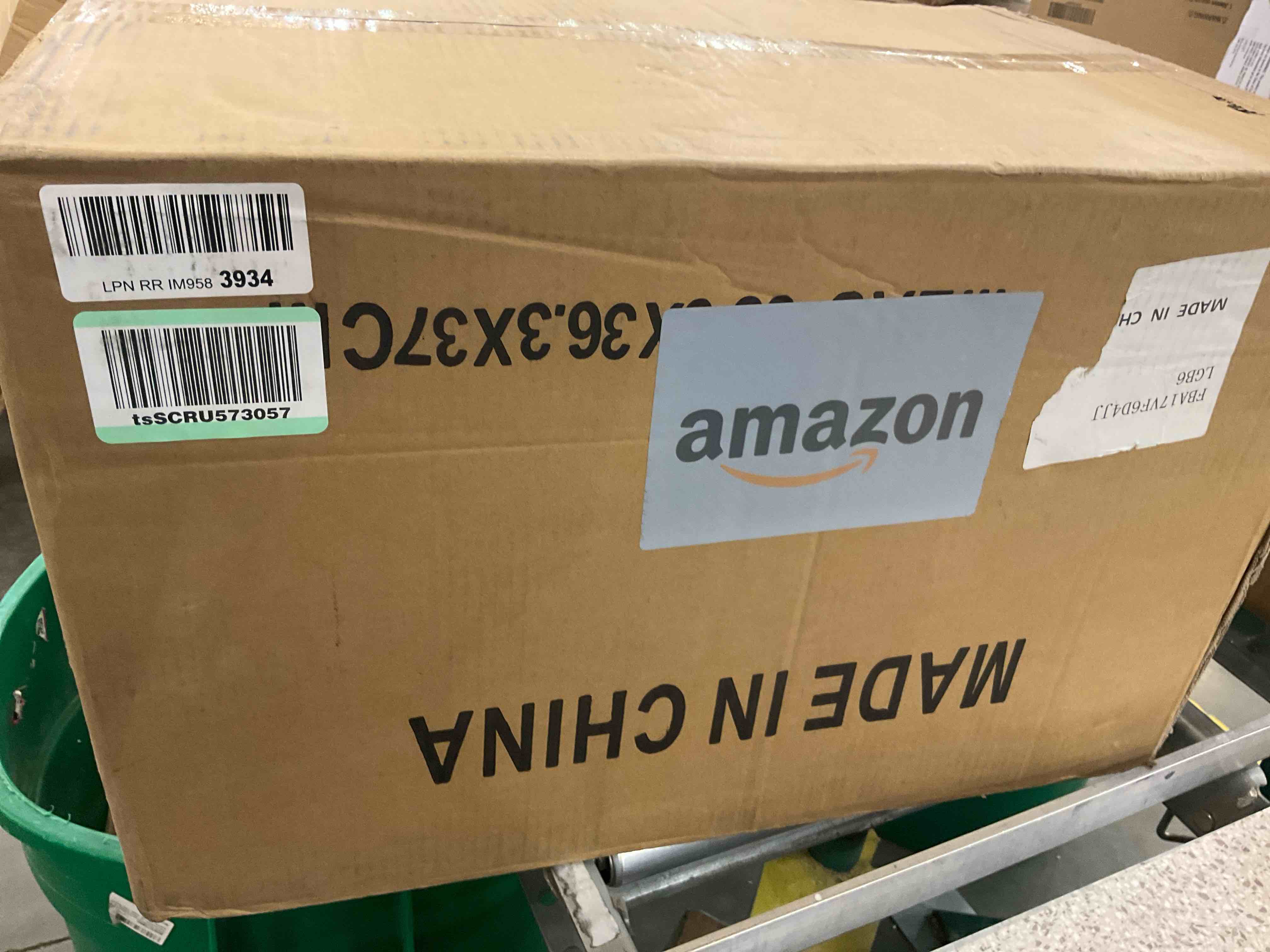 Chrome Semi Truck Hub Cover Wheel Axle Cover Center Caps Complete with 33mm Screw-on Lug Nuts for 22.5 Inches and 24.5 Inches Semi Truck Wheels 2 Front and 4 Rear