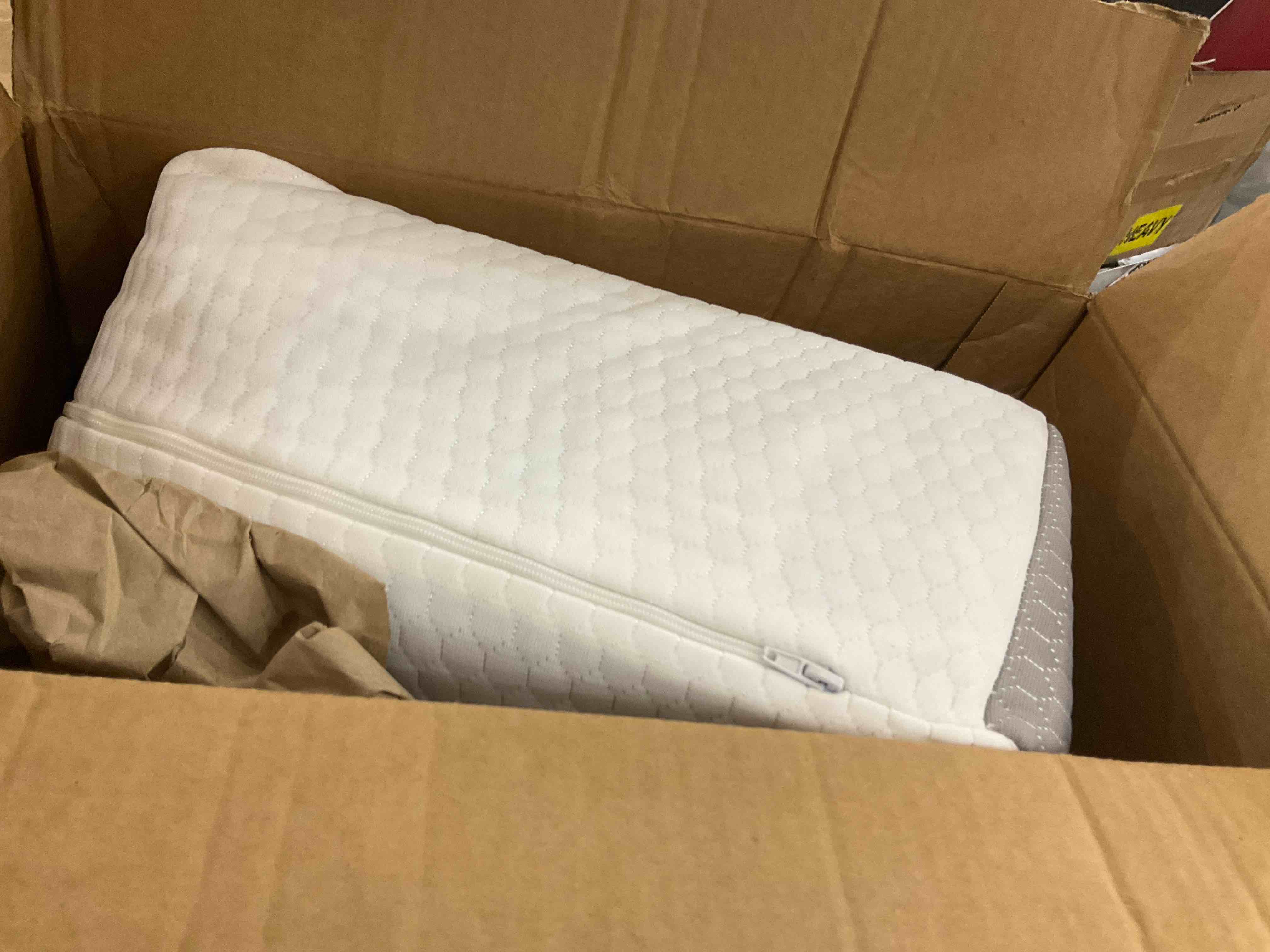 https://s3.amazonaws.com/lotting-images-prod/bidfta/BRN0239558_1726084290273.jpeg