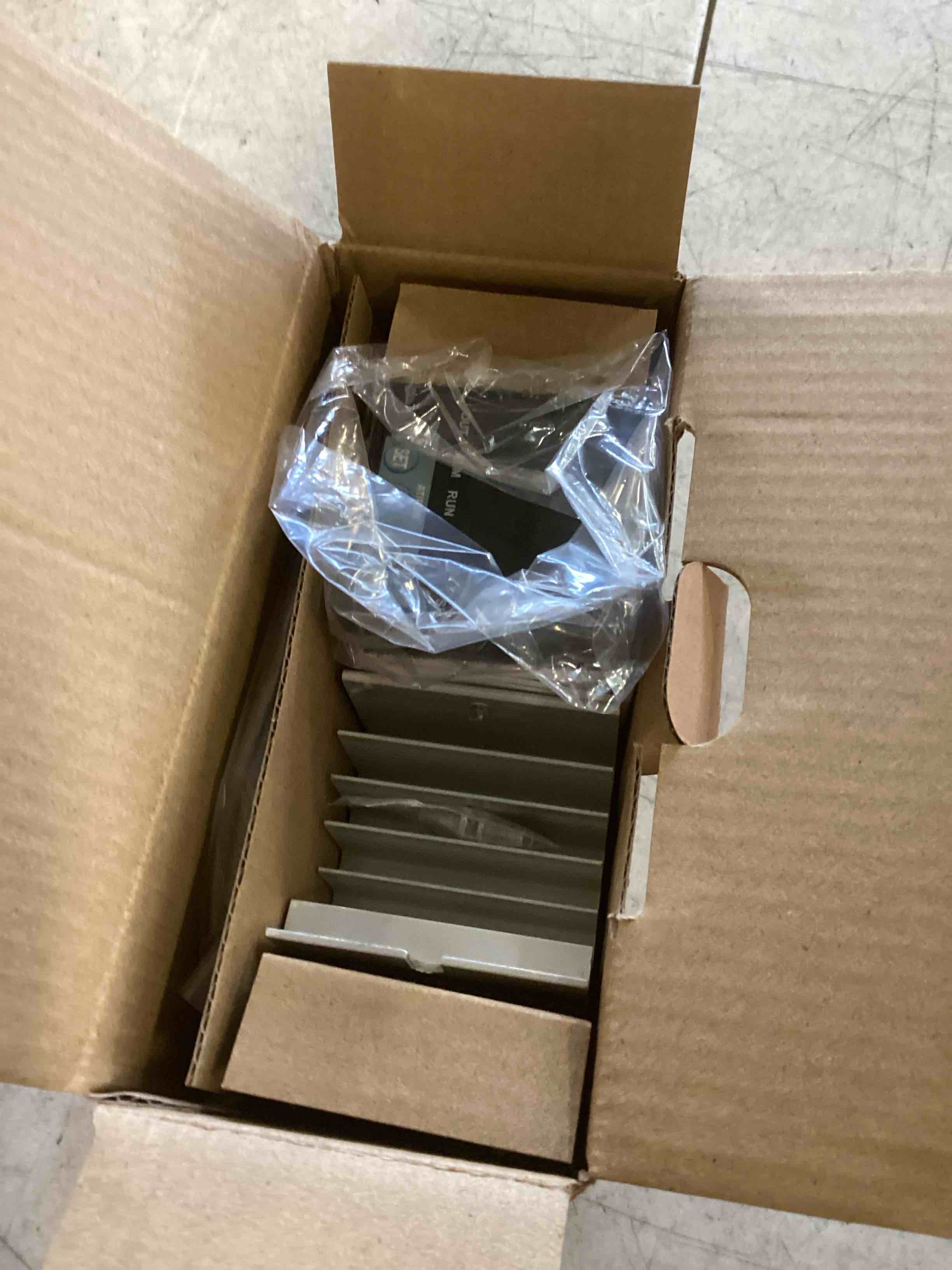 https://s3.amazonaws.com/lotting-images-prod/bidfta/BRN0240168_1729780833882.jpeg