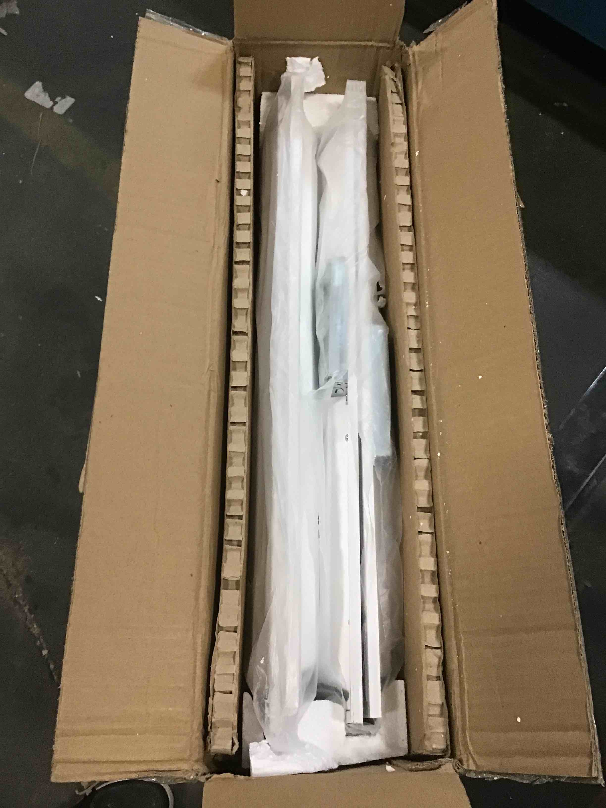 https://s3.amazonaws.com/lotting-images-prod/bidfta/BRN0243206_1728605108955.jpeg