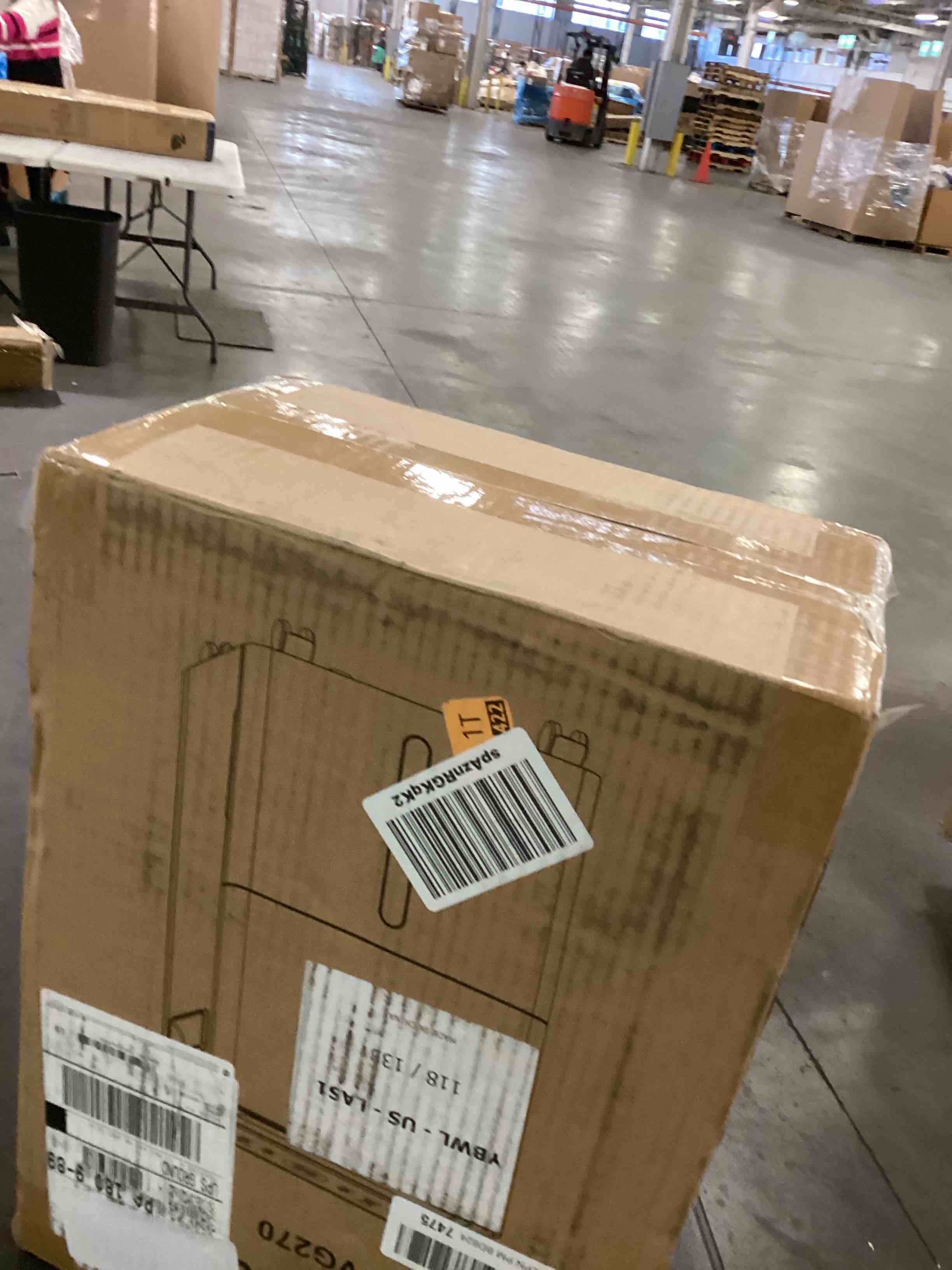https://s3.amazonaws.com/lotting-images-prod/bidfta/BRN0244770_1729603013579.jpeg