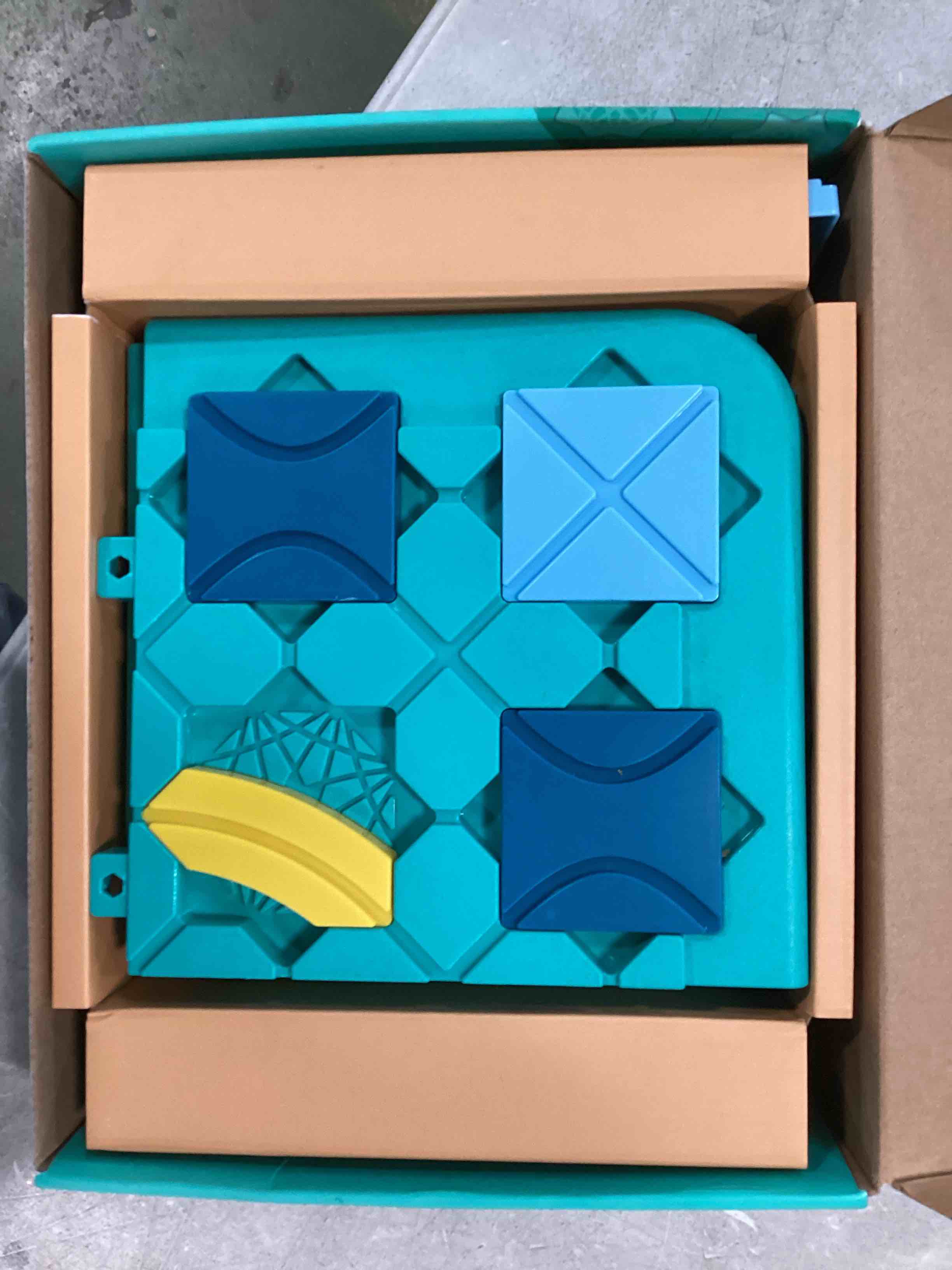 https://s3.amazonaws.com/lotting-images-prod/bidfta/BRN0248518_1733892114749.jpeg