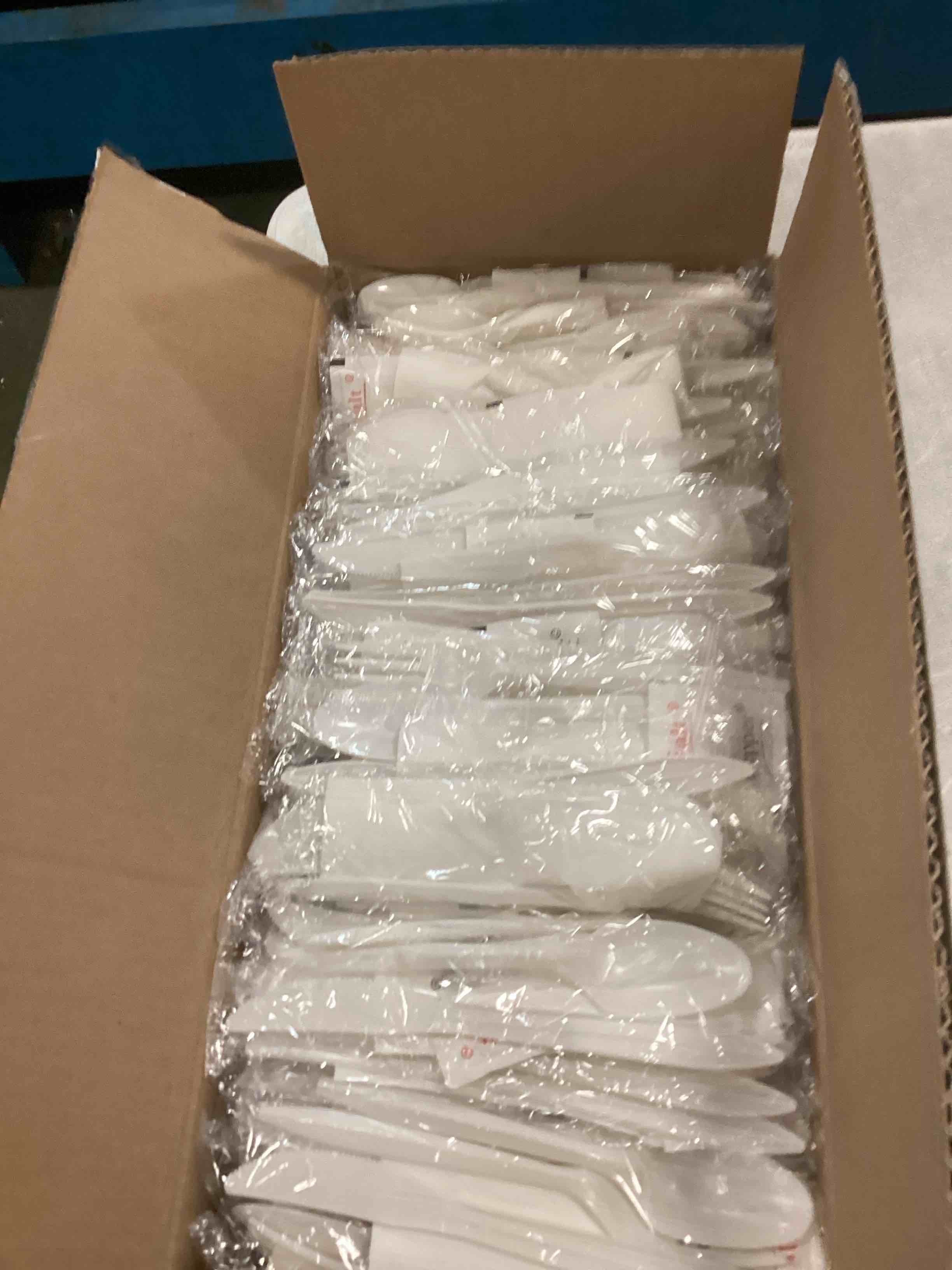 https://s3.amazonaws.com/lotting-images-prod/bidfta/BRN0249930_1732256251143.jpeg