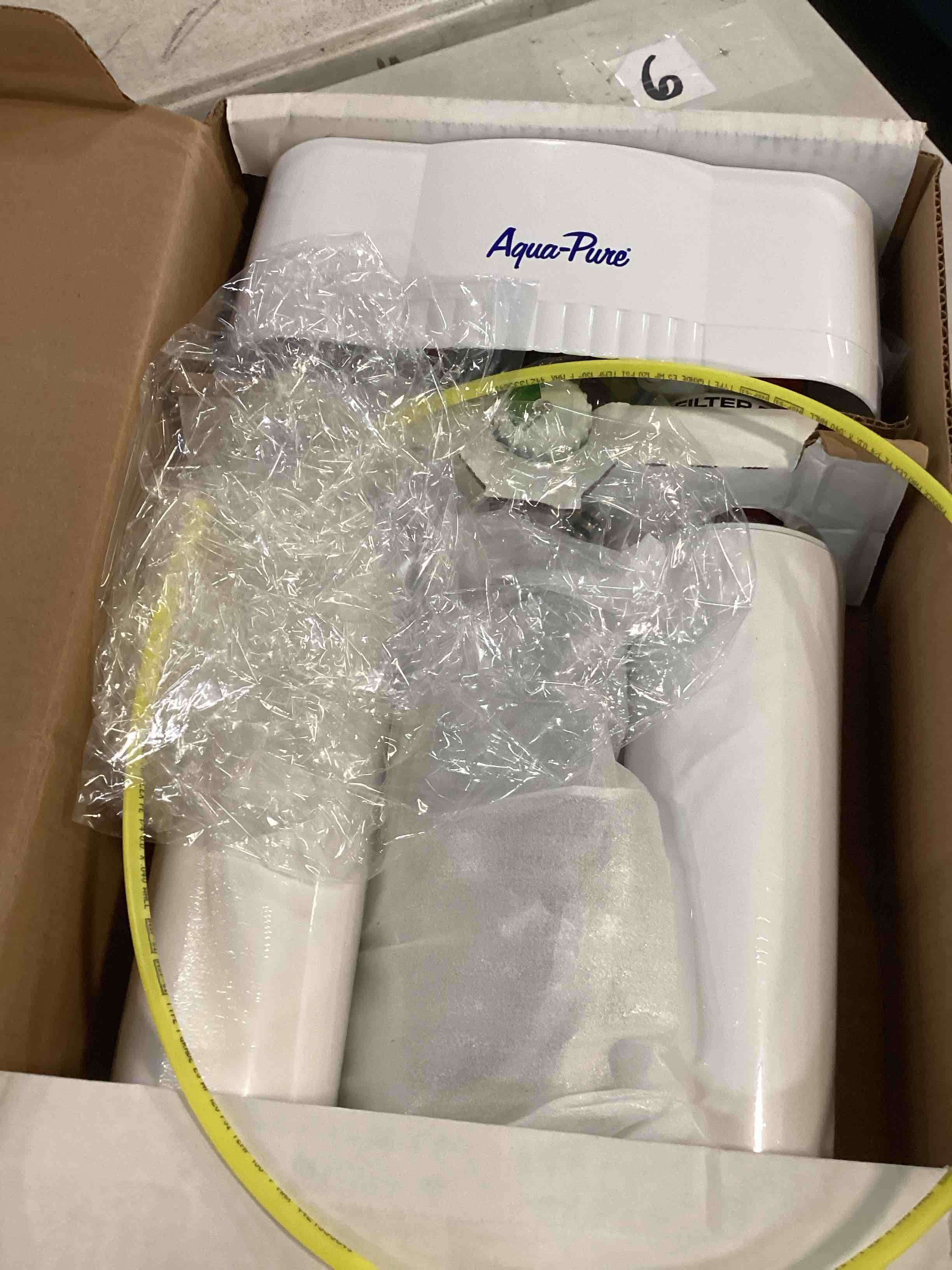 https://s3.amazonaws.com/lotting-images-prod/bidfta/BRN0253953_1728308260824.jpeg