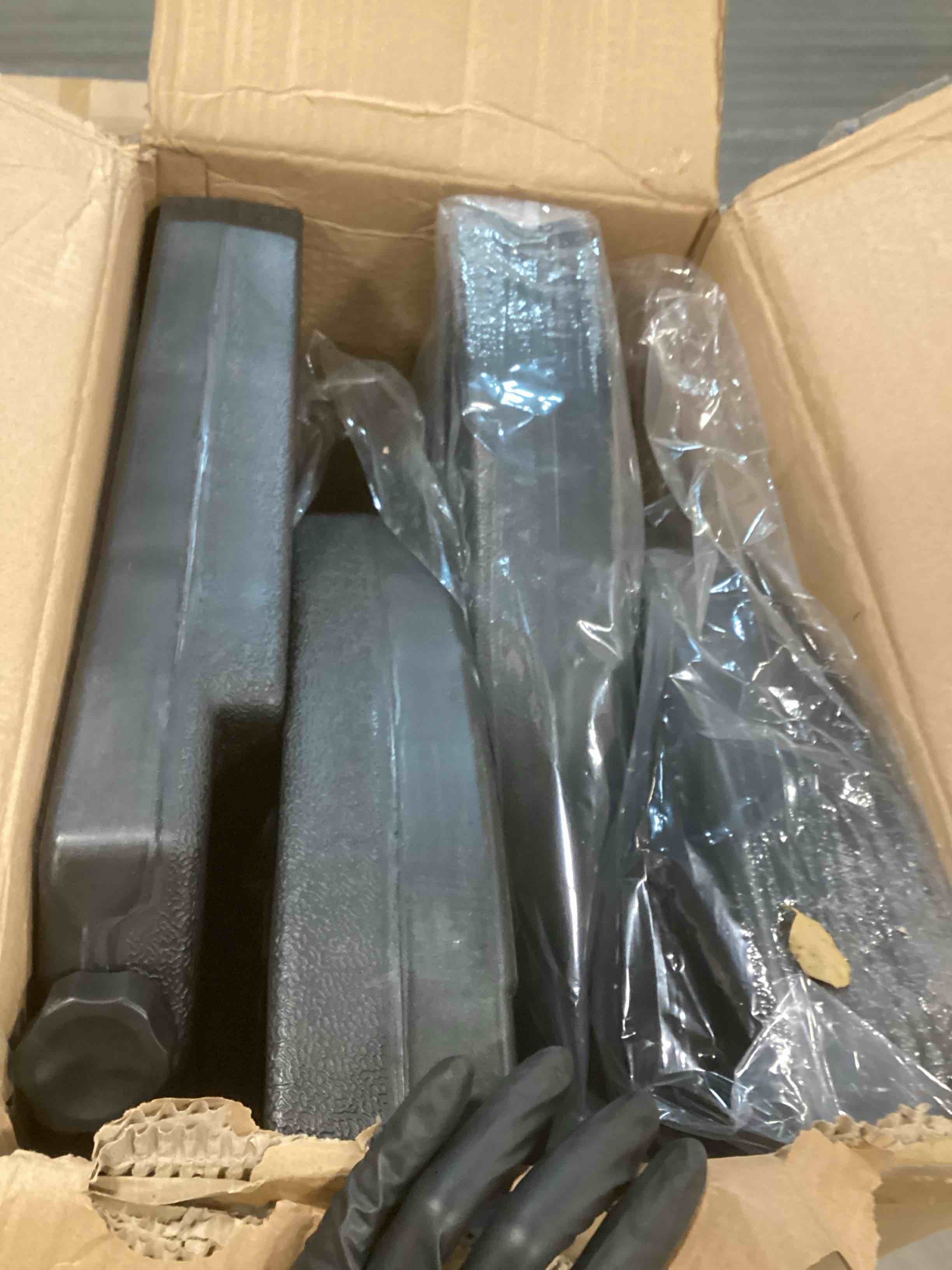 https://s3.amazonaws.com/lotting-images-prod/bidfta/BRN0256432_1728991493681.jpeg