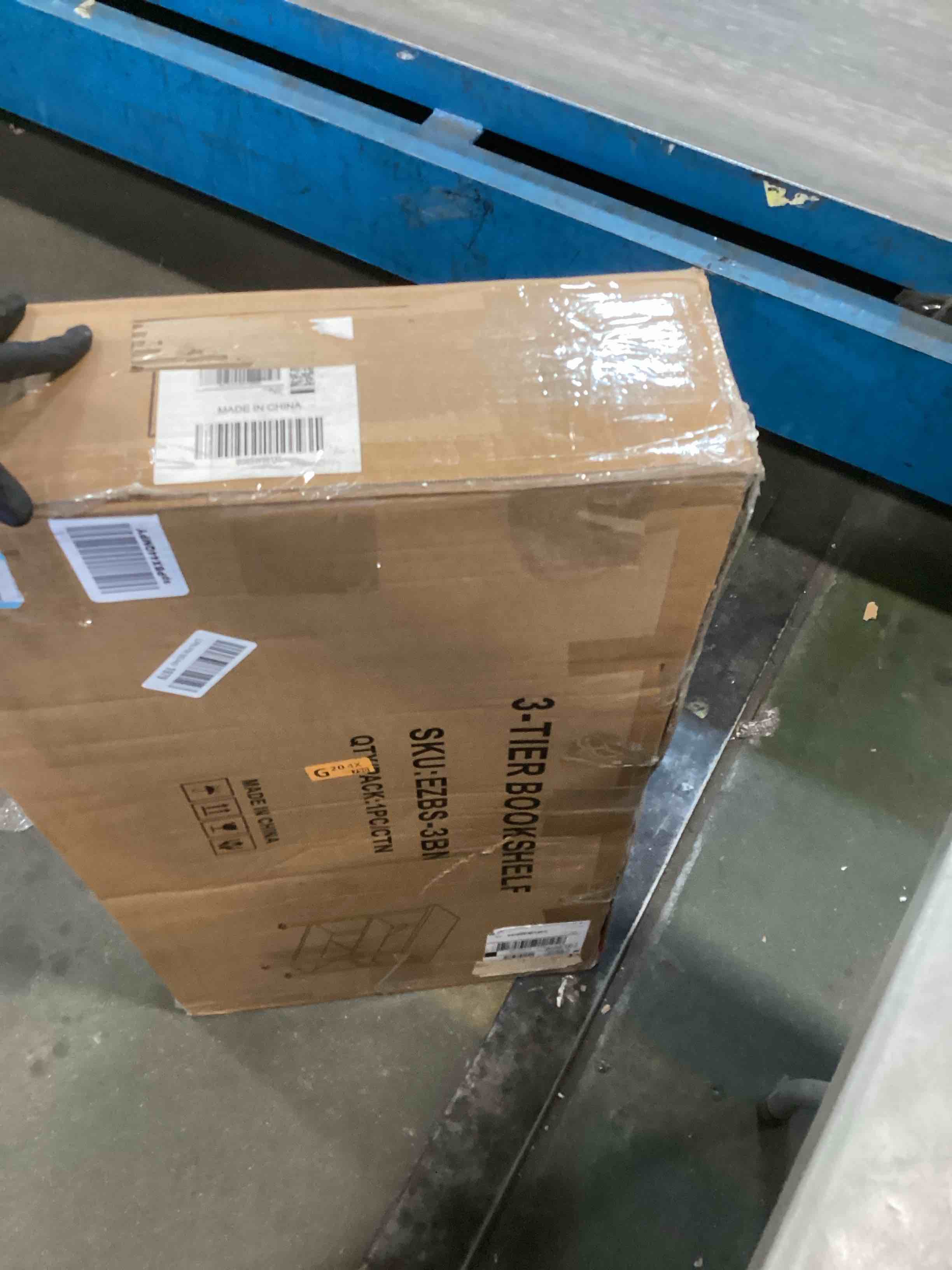 https://s3.amazonaws.com/lotting-images-prod/bidfta/BRN0256813_1728667173117.jpeg