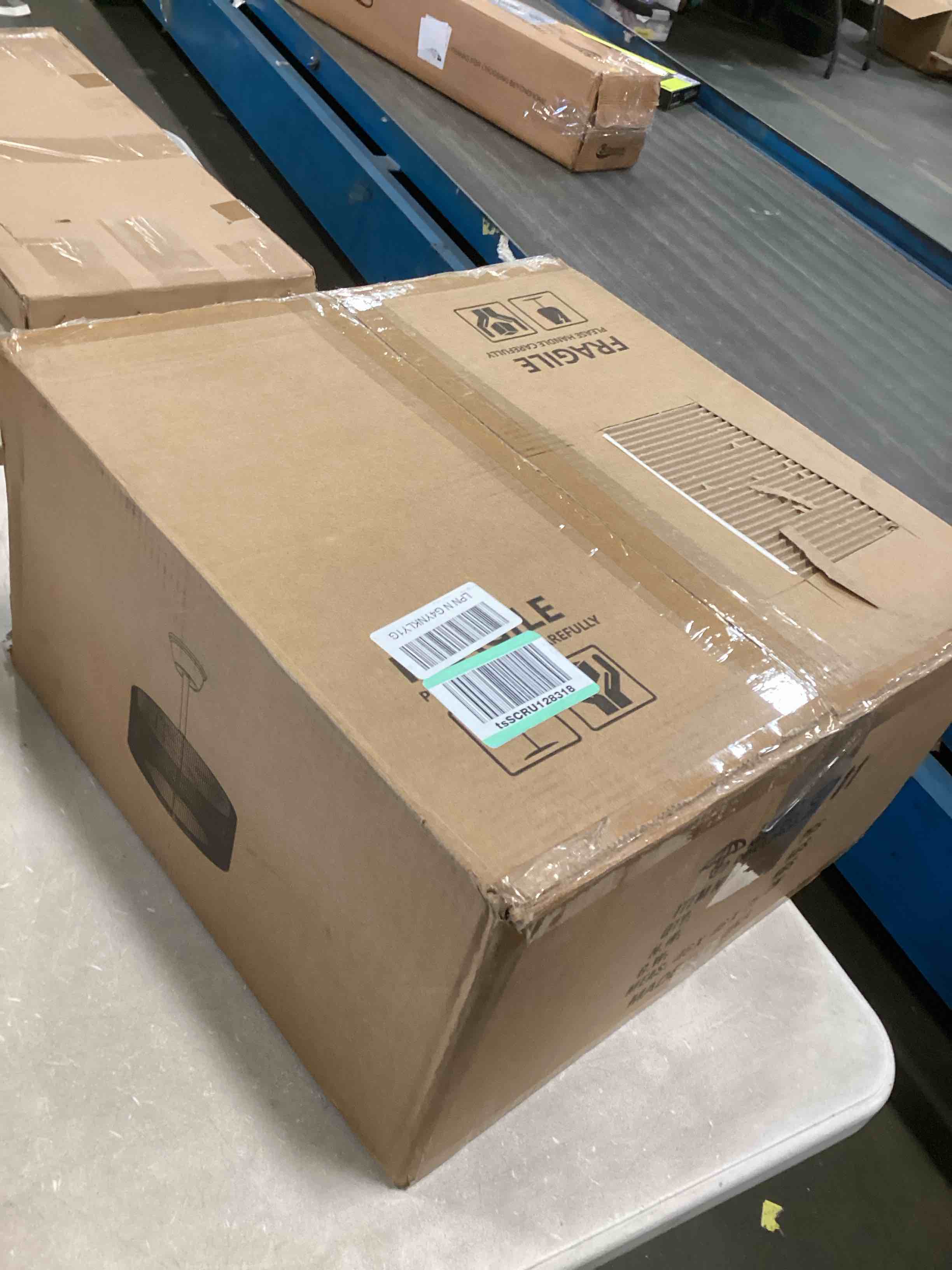 https://s3.amazonaws.com/lotting-images-prod/bidfta/BRN0257130_1728571917707.jpeg