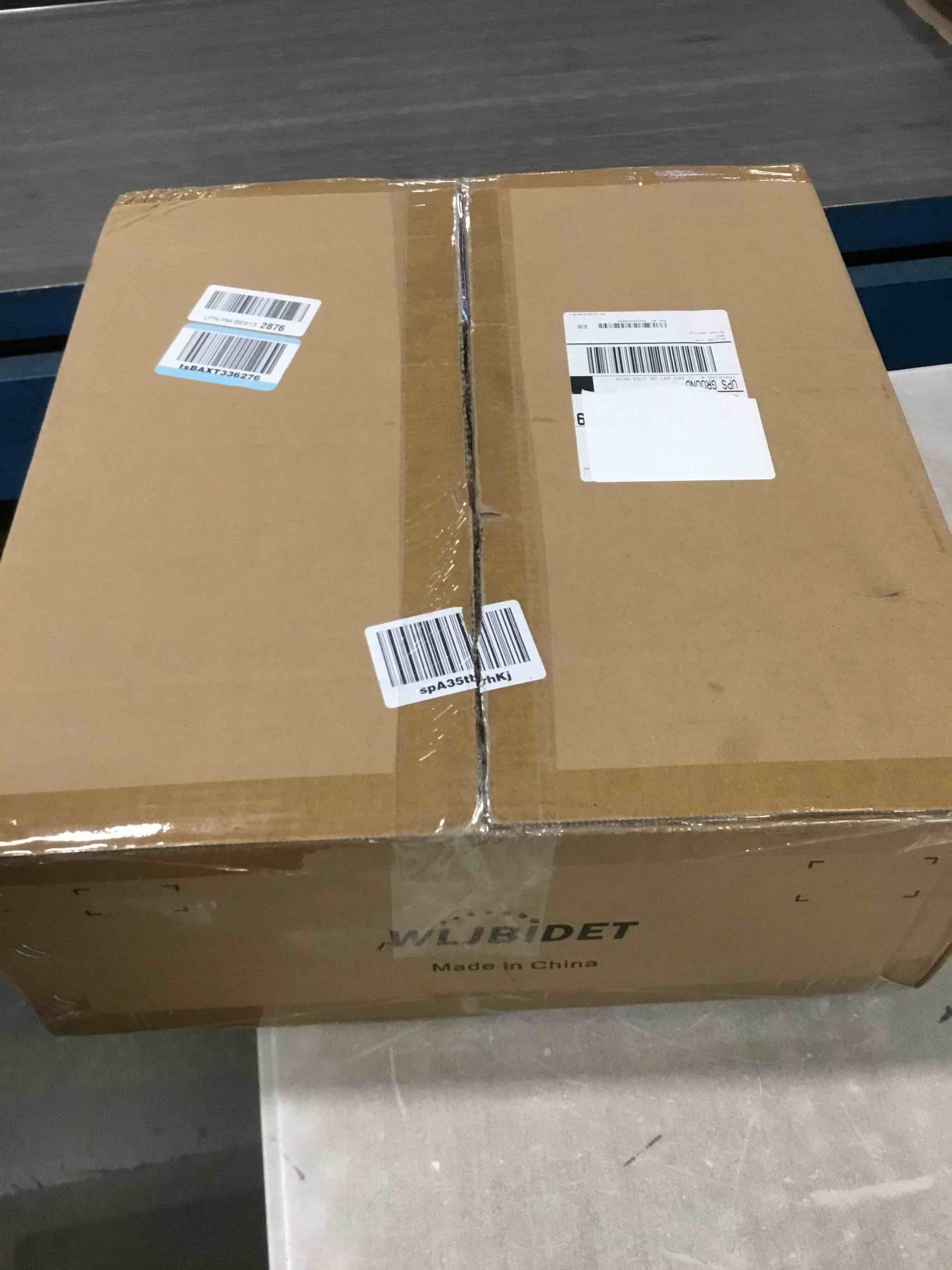 https://s3.amazonaws.com/lotting-images-prod/bidfta/BRN0260055_1729513805400.jpeg