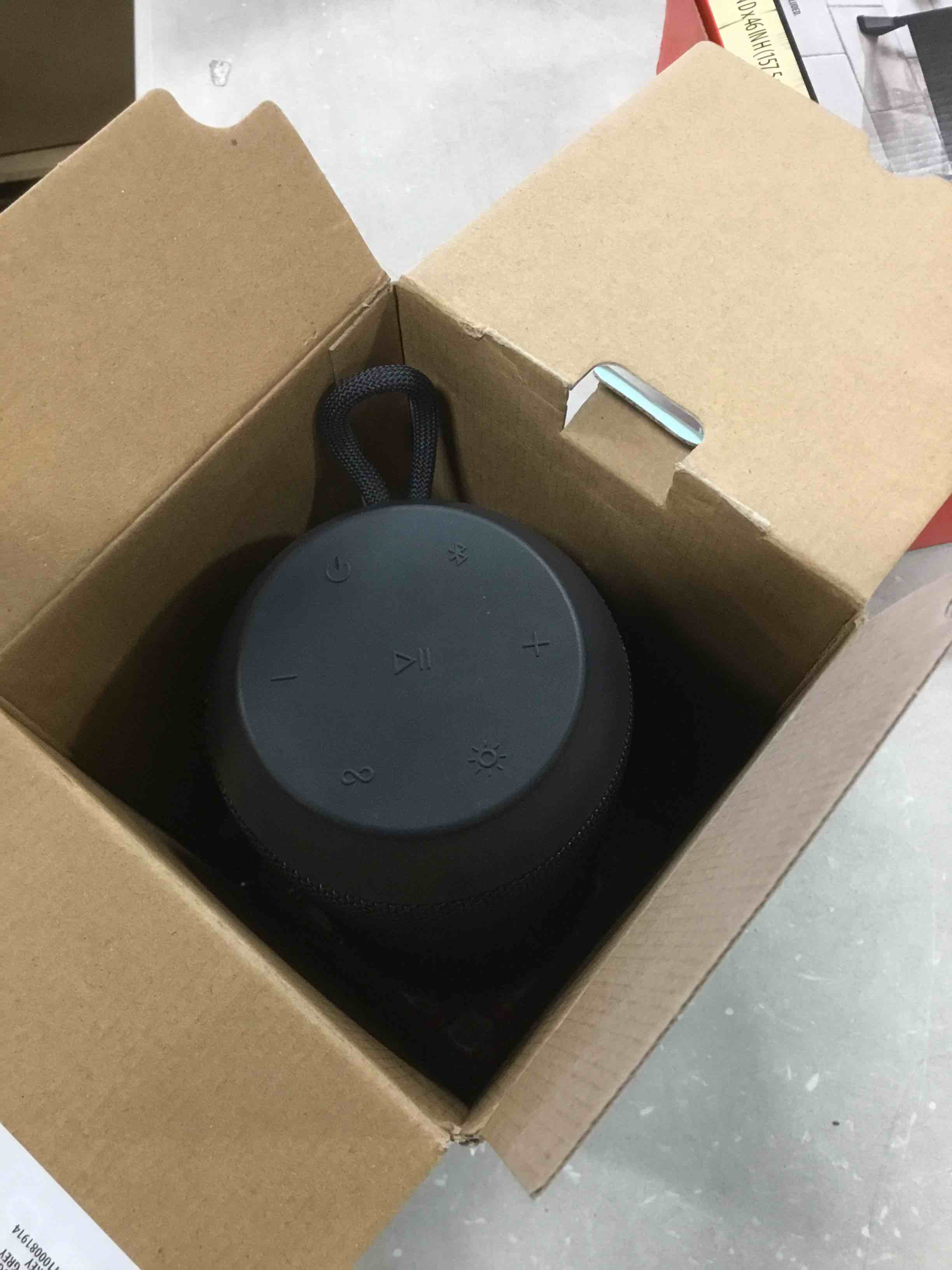 https://s3.amazonaws.com/lotting-images-prod/bidfta/BRN0261702_1728584395087.jpeg