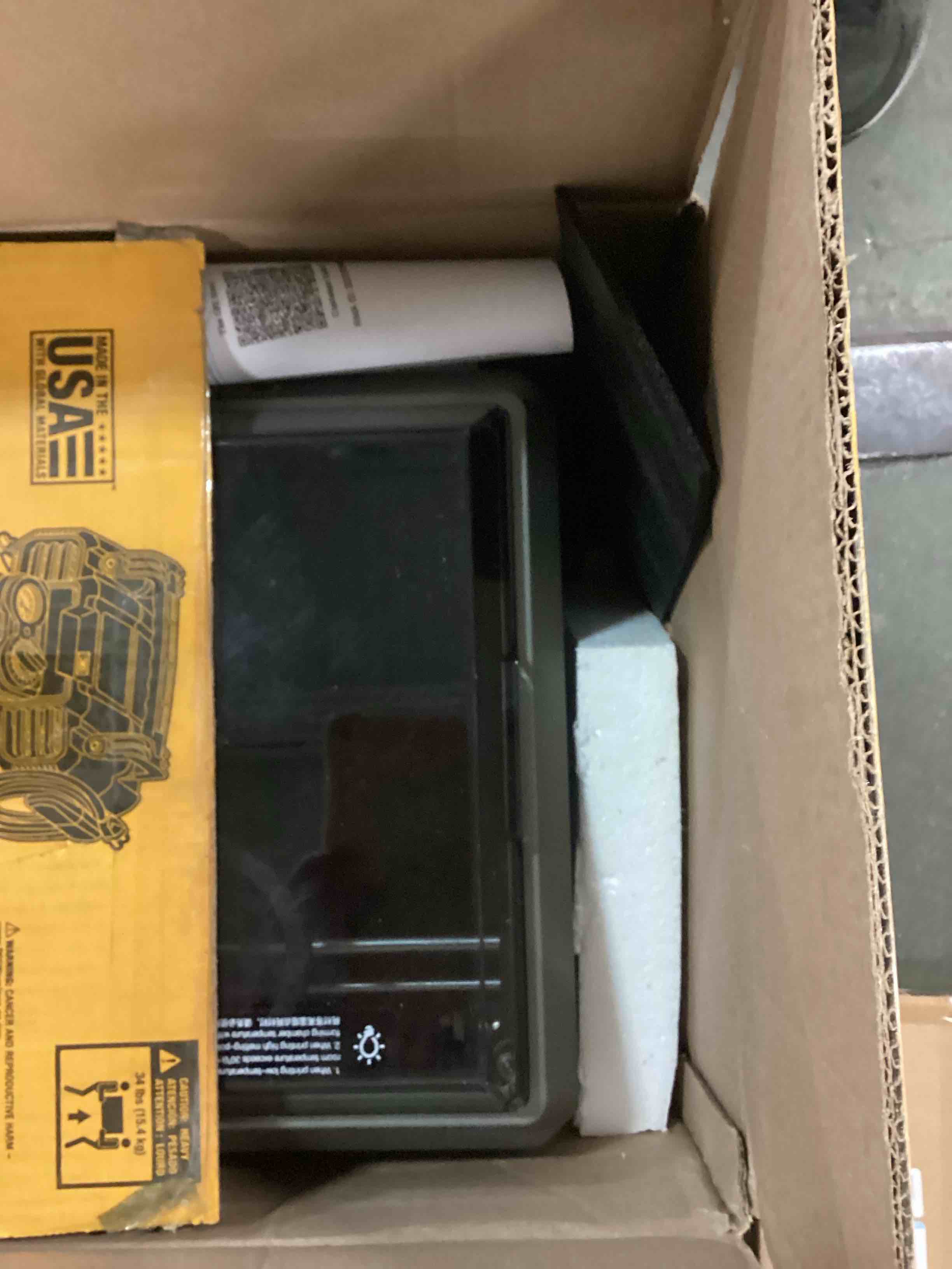 https://s3.amazonaws.com/lotting-images-prod/bidfta/BRN0262039_1732158943997.jpeg