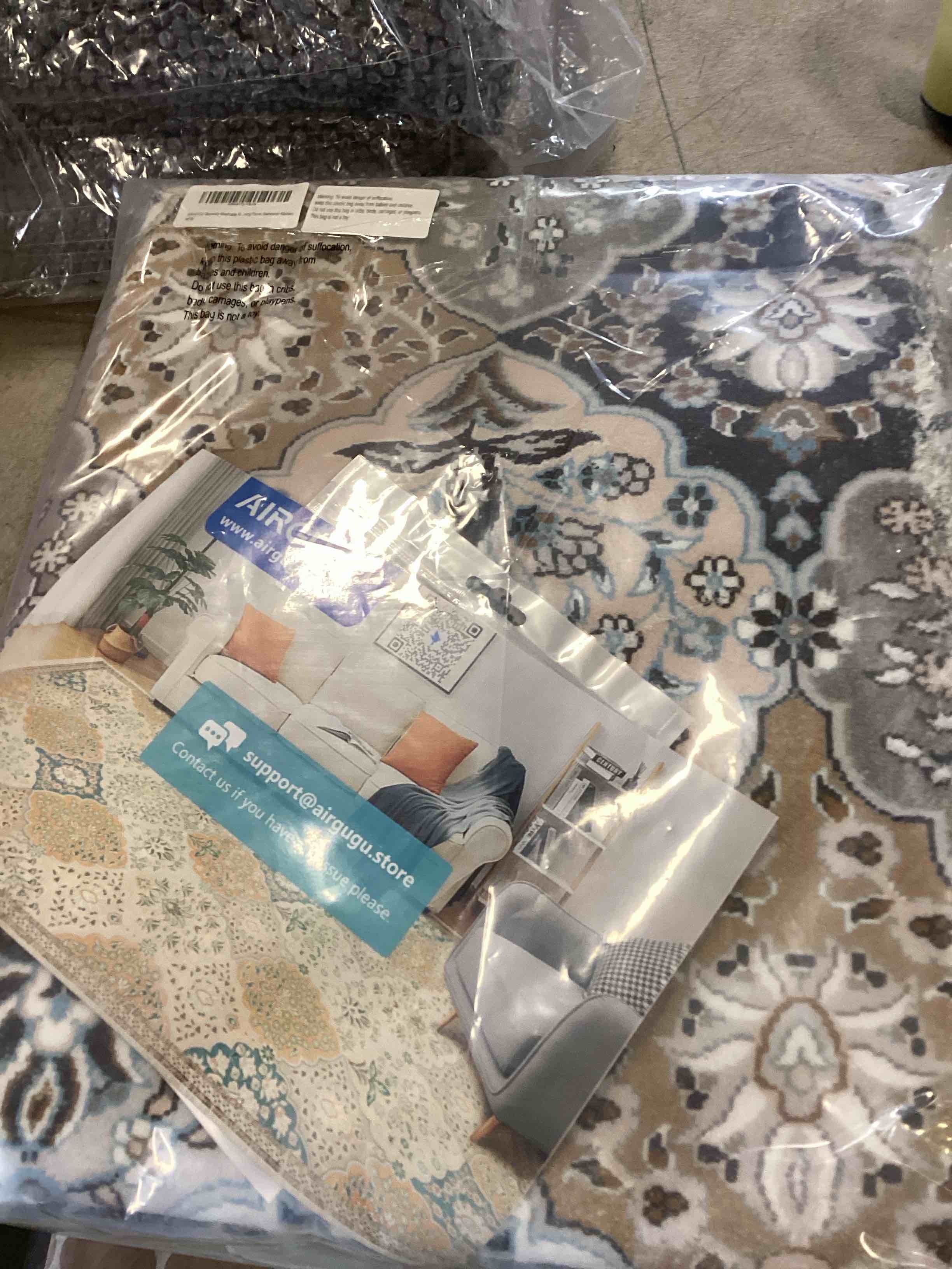 https://s3.amazonaws.com/lotting-images-prod/bidfta/BRN0267960_1727294048778.jpeg