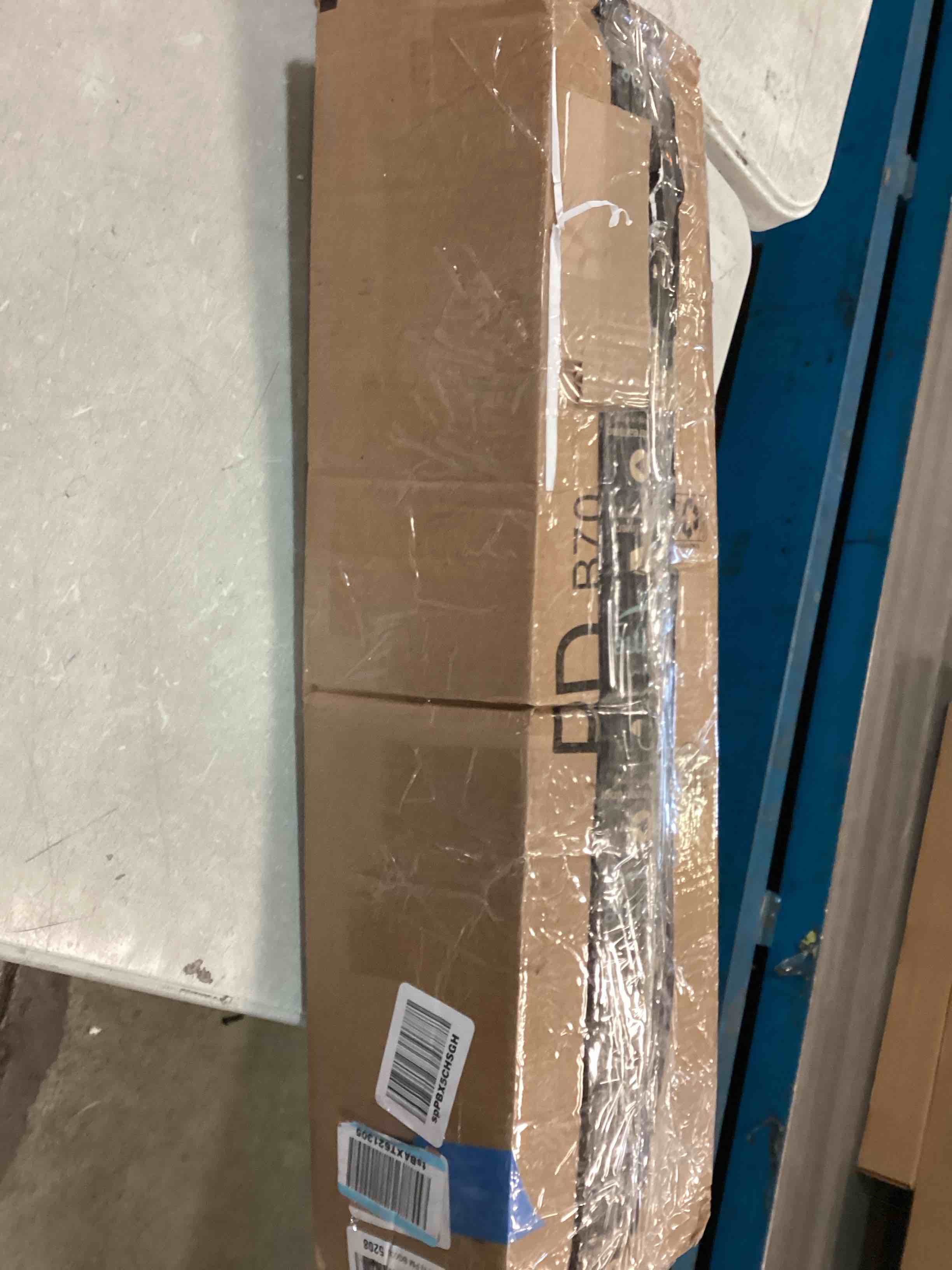 https://s3.amazonaws.com/lotting-images-prod/bidfta/BRN0274993_1729090456956.jpeg